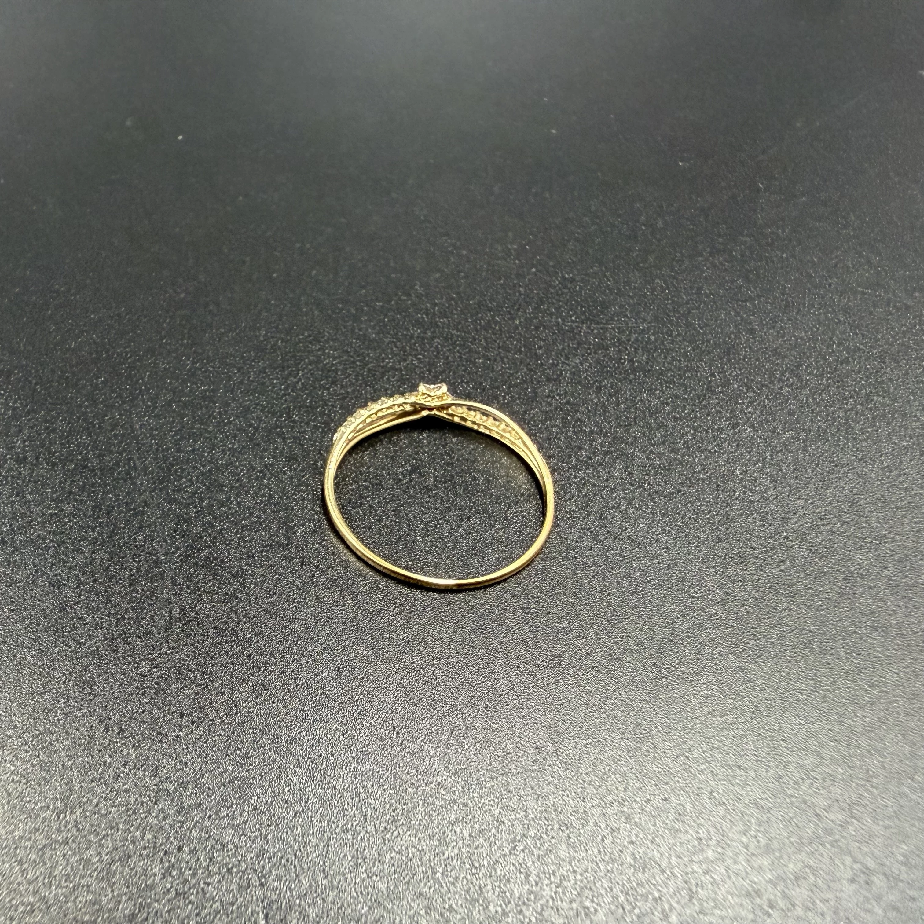 piekny-zloty-pierscionek-333-079g-r16-kamien-17088-128