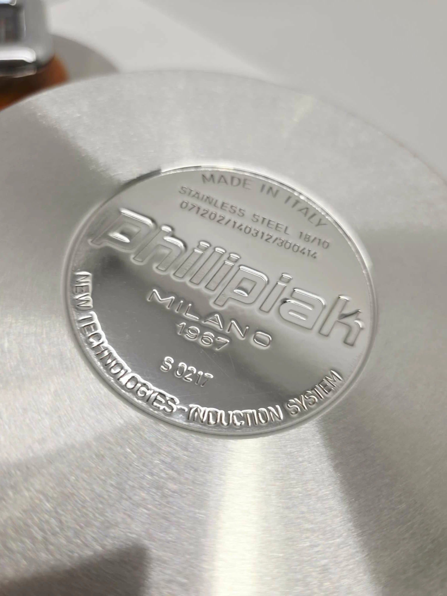 rondel-2l-16-cm-z-pokrywa-philipiak-milano-futuro-linia-milano