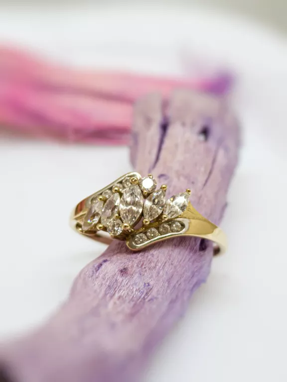 zjawiskowy-zloty-pierscionek-rodzaj-2205-16