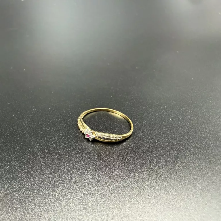 piekny-zloty-pierscionek-333-079g-r16-material-15835-2