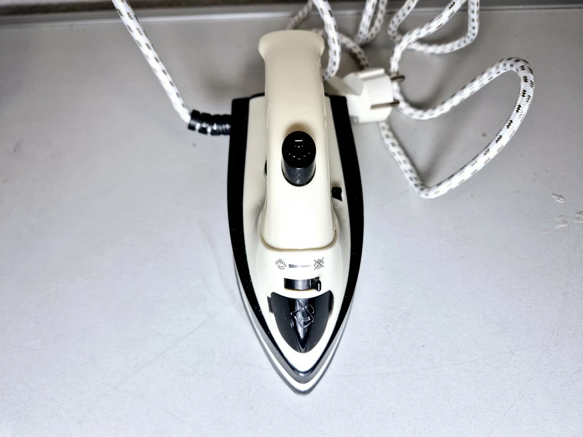 zelazko-turystyczne-rovus-ypf-6151-ean-gtin-7630033999090