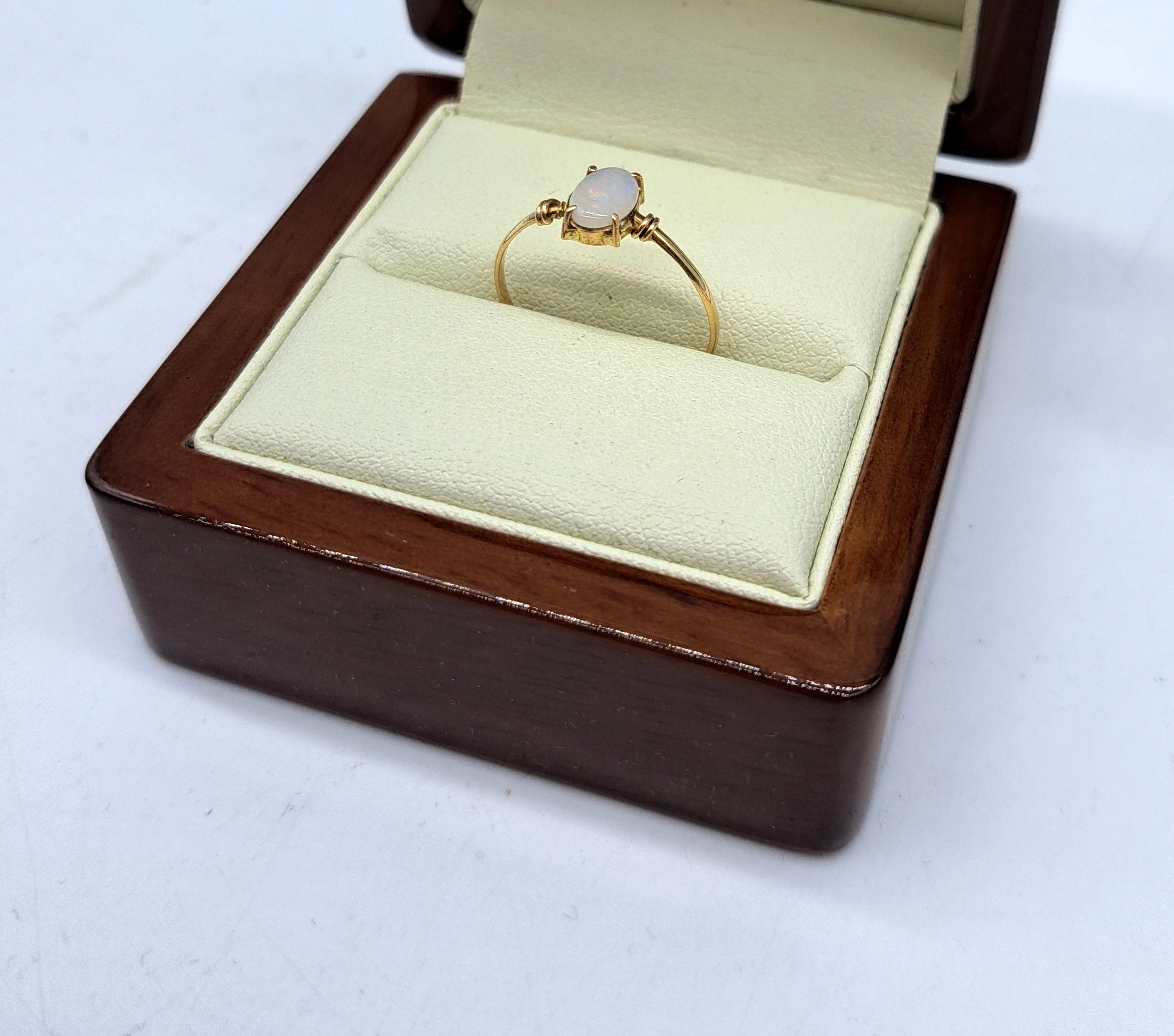 wyrob-jubilerski-uzywany-zloty-pierscionek-585-085g-rodzaj-2205-2