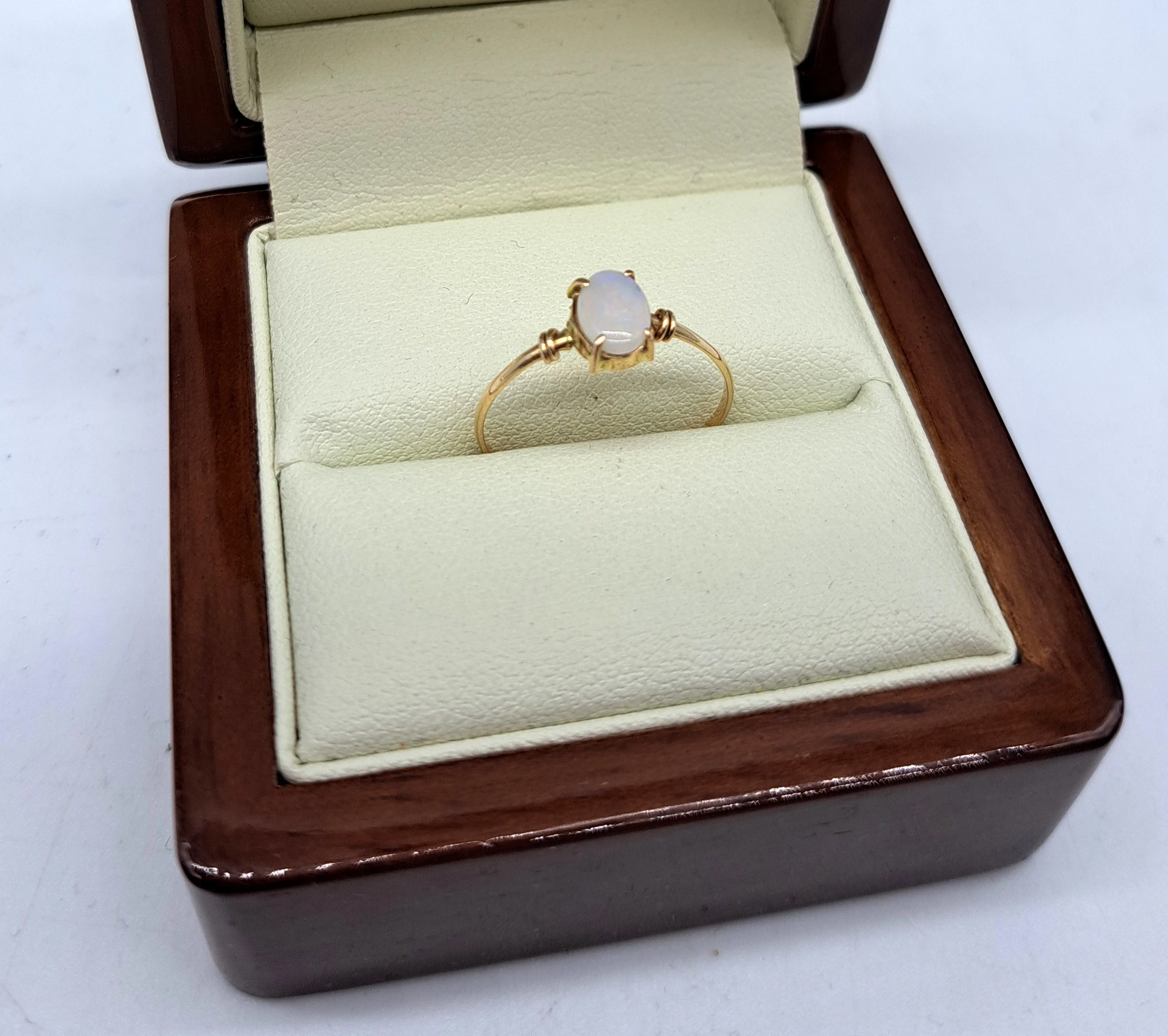 wyrob-jubilerski-uzywany-zloty-pierscionek-585-085g-bankowa-16e-police