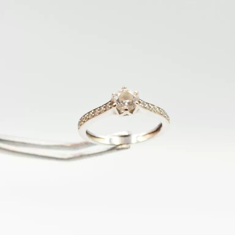 zloty-pierscionek-207g-r13-pr585-rozmiarsrednica-wew-mm-372-13