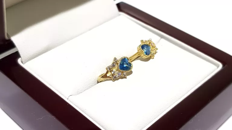 wyrob-jubilerski-uzywany-zlote-kolczyki-serduszka-niebieskie-58508cm142-ean-gtin-5906803567083