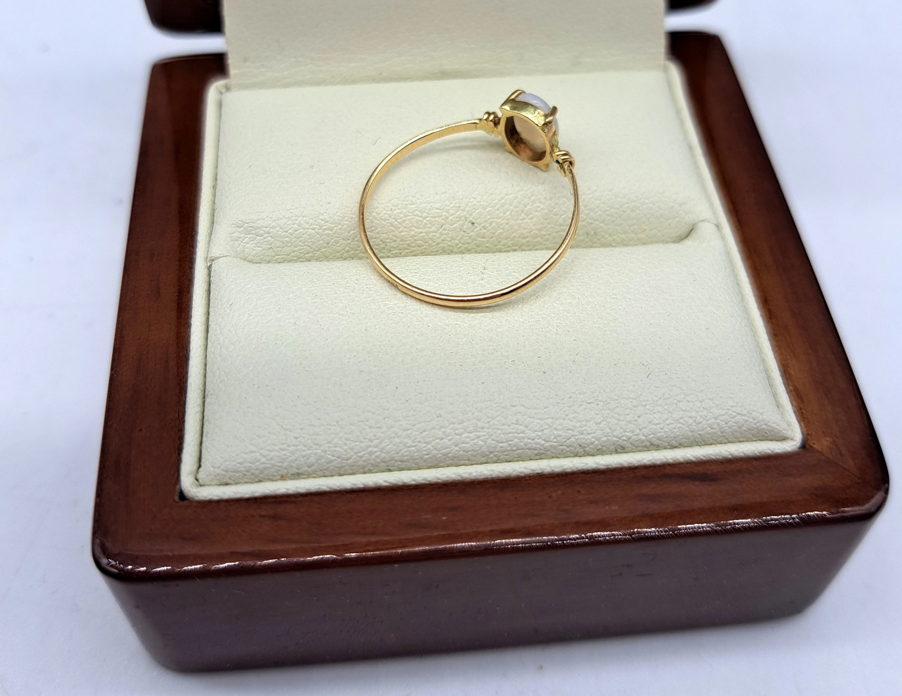 wyrob-jubilerski-uzywany-zloty-pierscionek-585-085g-kamien-17088-524288