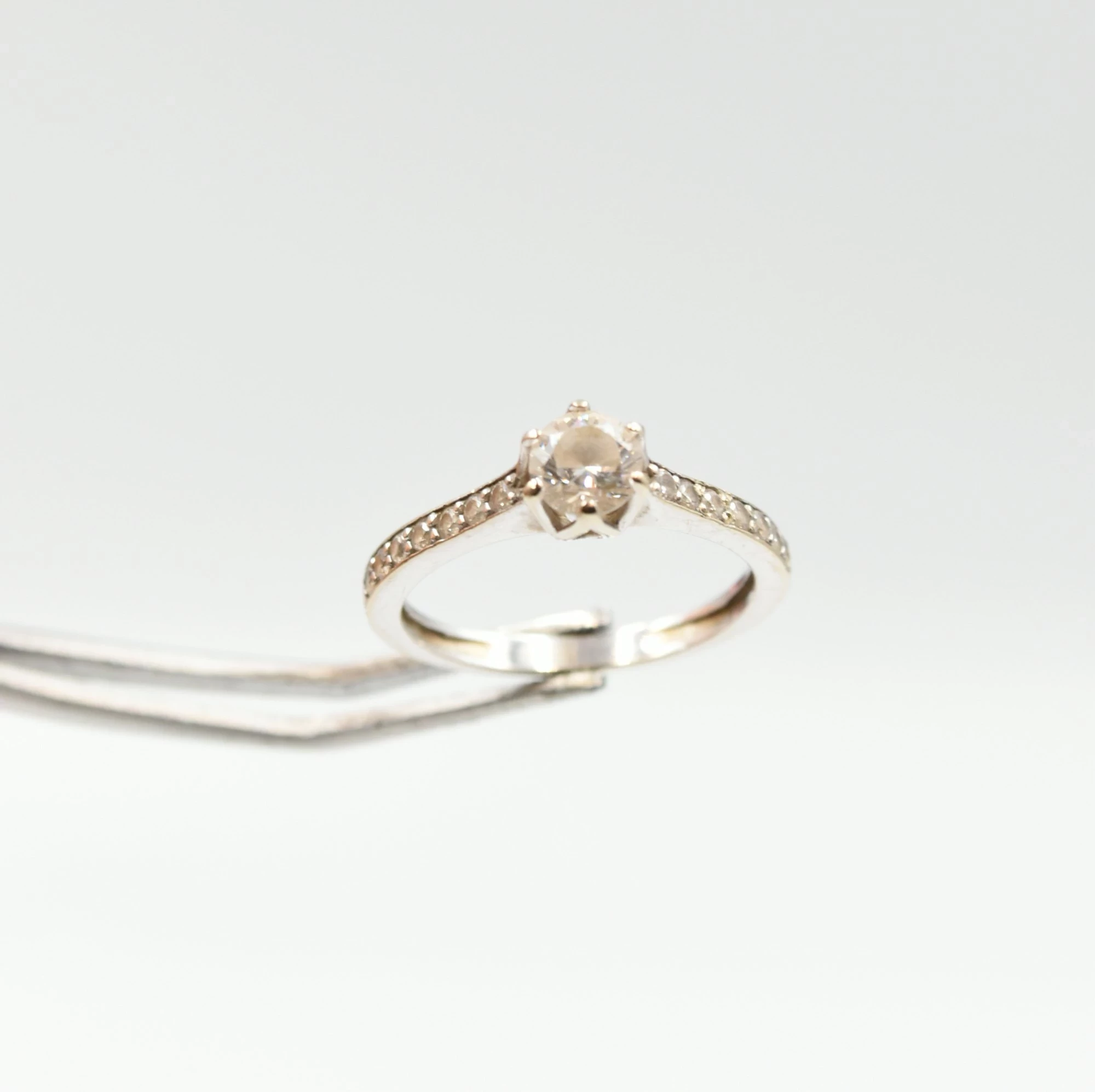 zloty-pierscionek-207g-r13-pr585-rozmiarsrednica-wew-mm-372-13