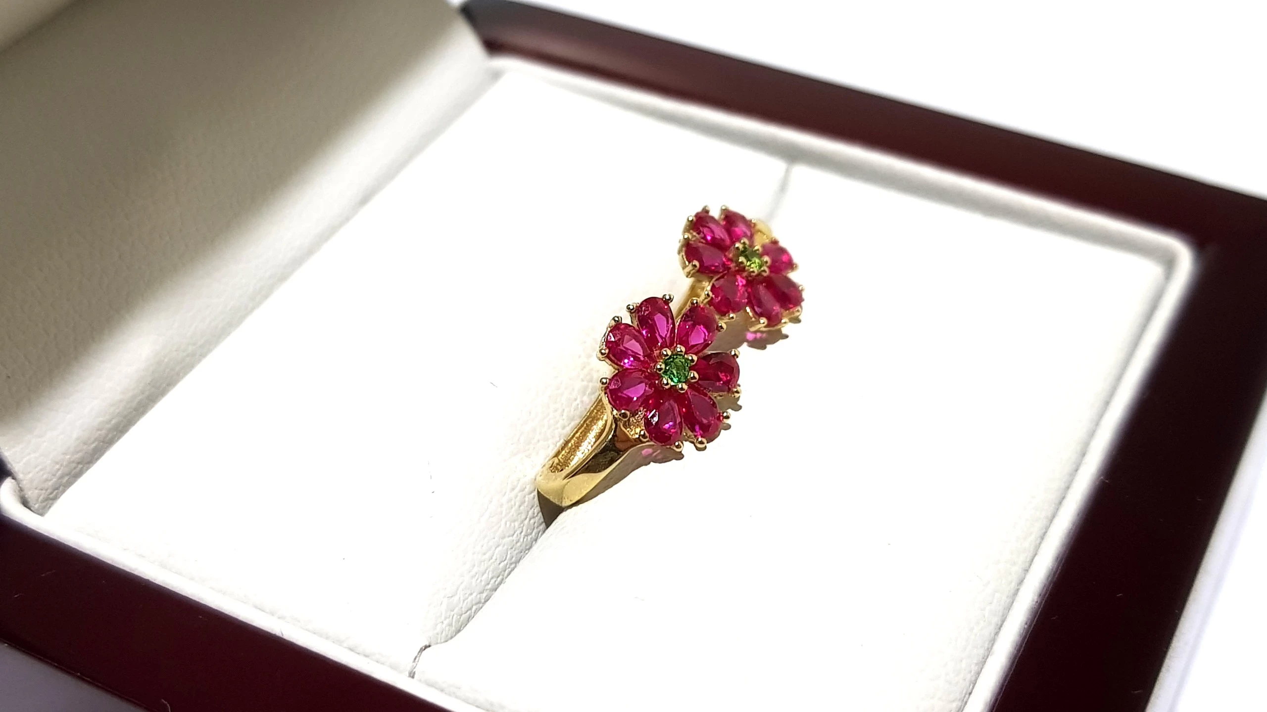 wyrob-jubilerski-uzywany-zlote-kolczyki-kwiatki-czerwone-pr585-08cm-125g-ean-gtin-5901705762482