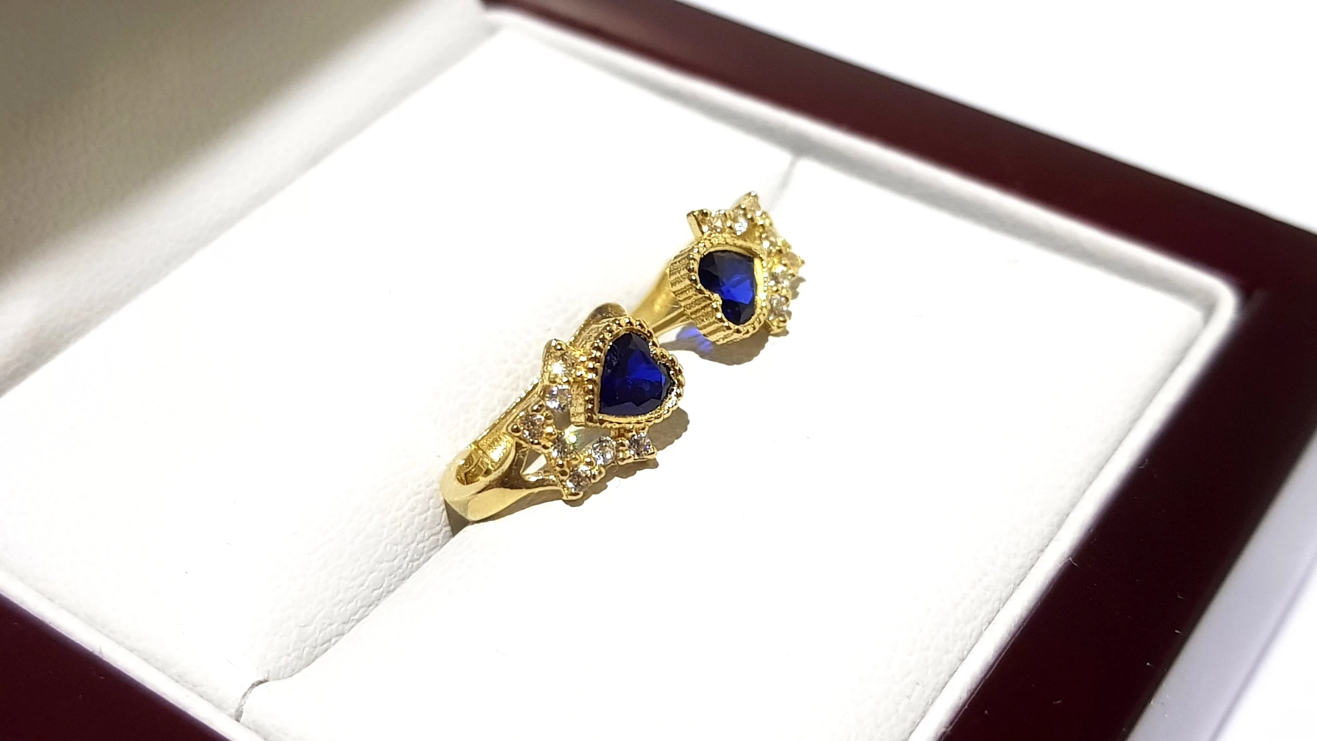 wyrob-jubilerski-uzywany-zlote-kolczyki-serduszka-niebieskie-585-08cm142-ean-gtin-3000119280857