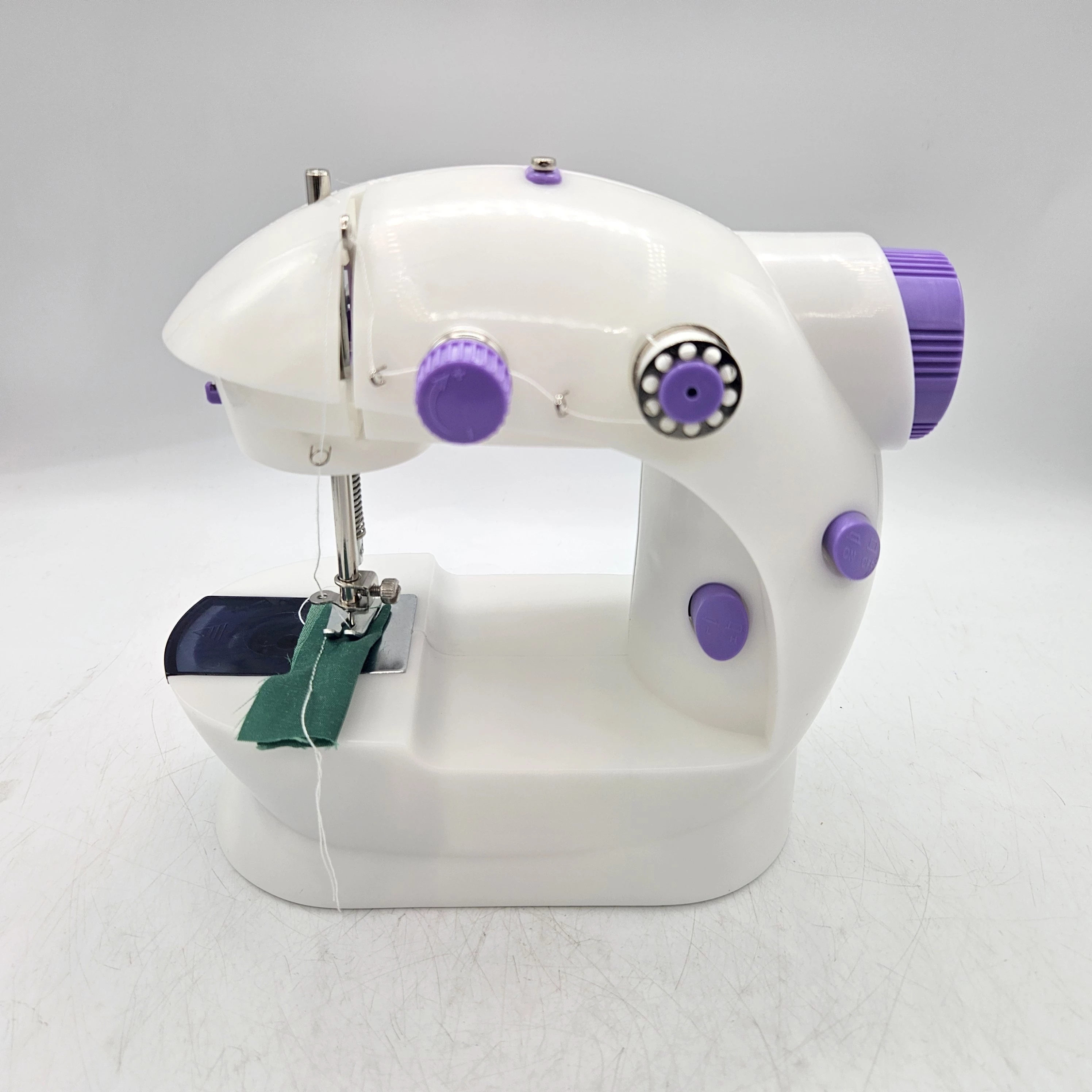 macchina-da-cucire-mini-kolor-dominujacy-129357-2