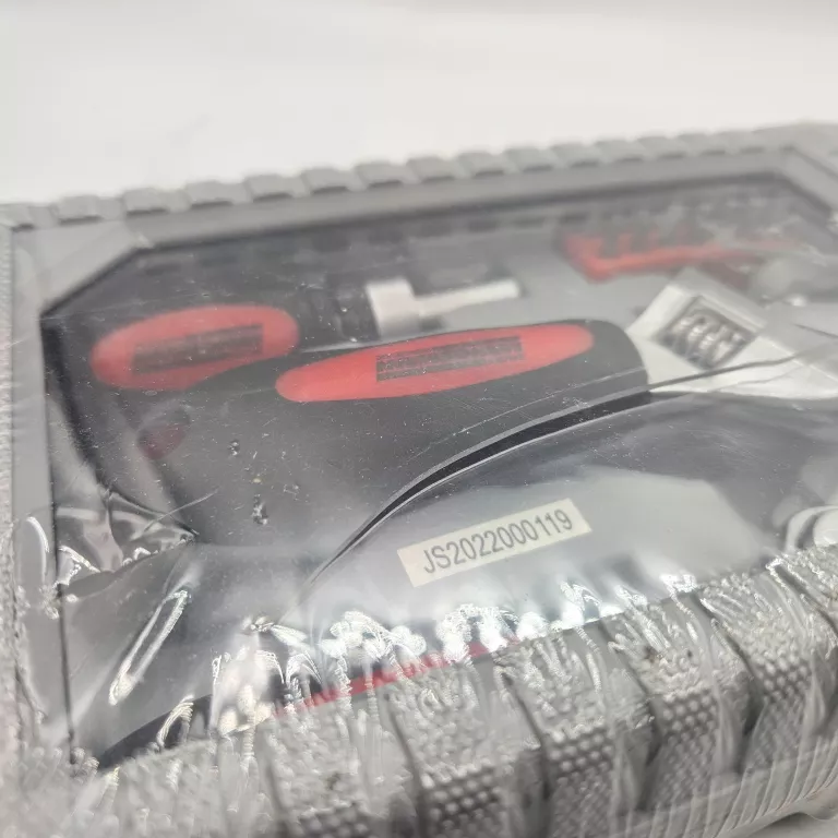 zestaw-kluczy-nasadowych-i-bitow-stan-11323-2