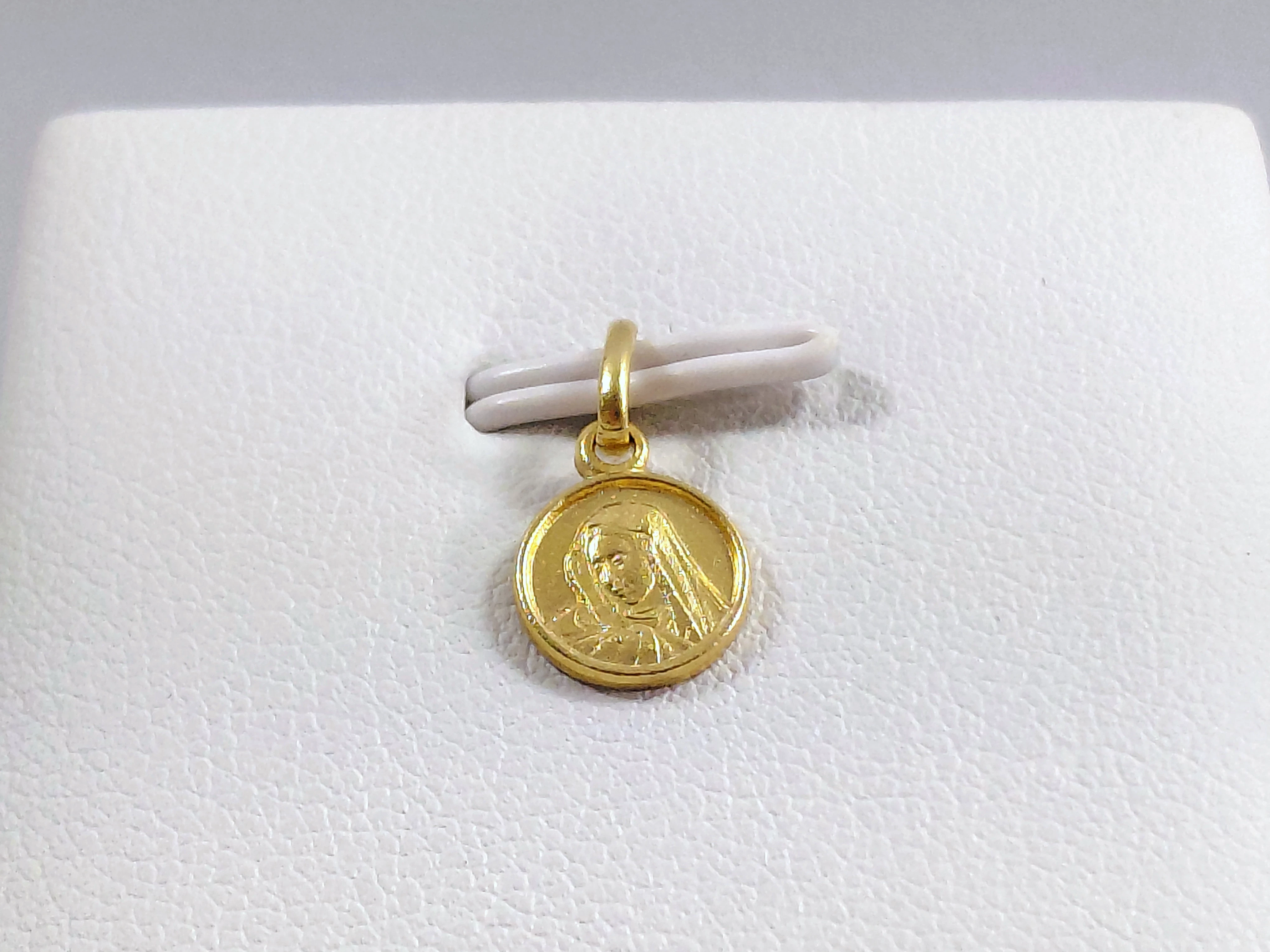 zlota-zawieszka-pr585-065g-matka-boska-ean-gtin-702506130044