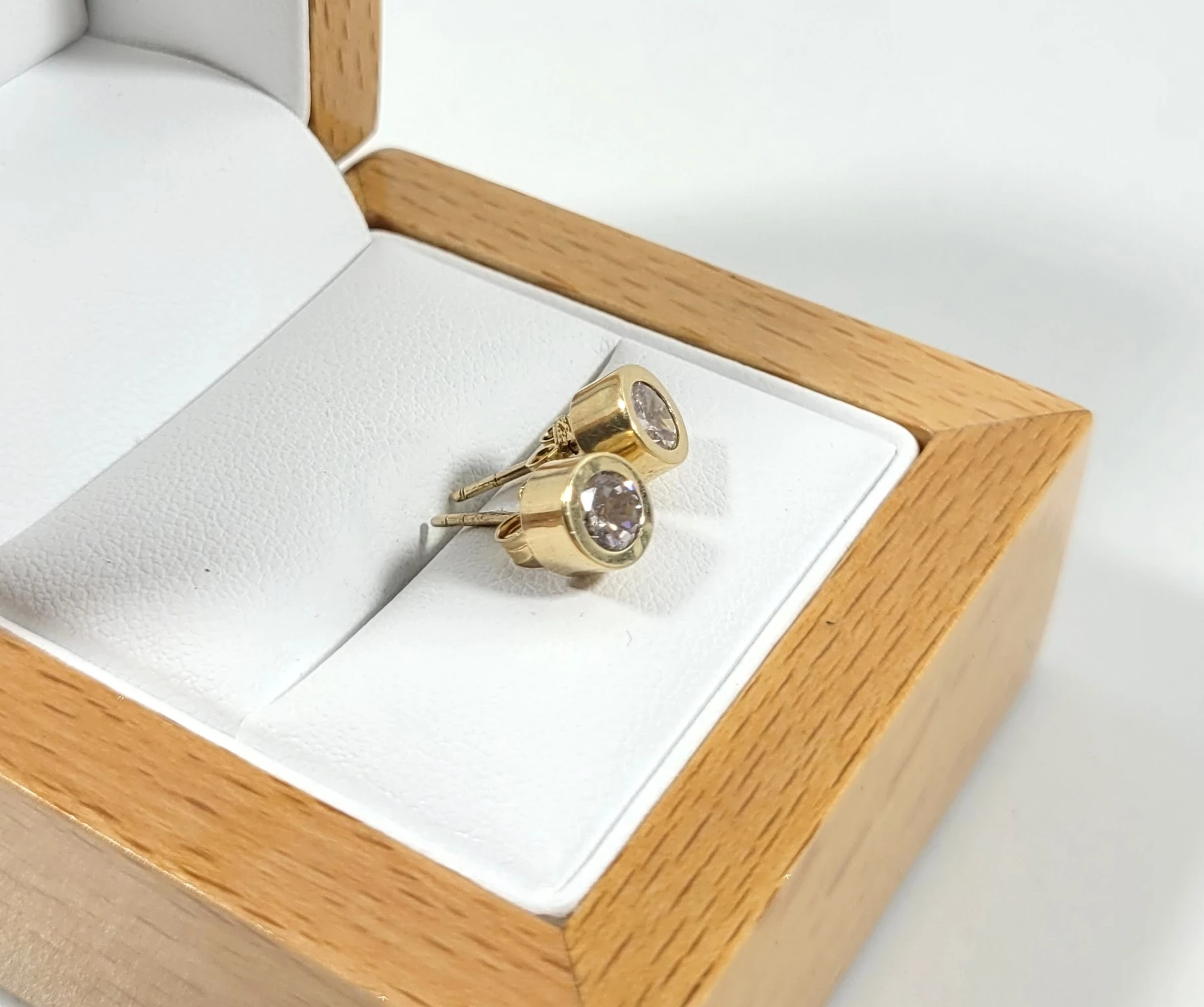 nienoszone-zlote-kolczyki-kolko-z-cyrkonia-p585-141g-rodzaj-2205-2