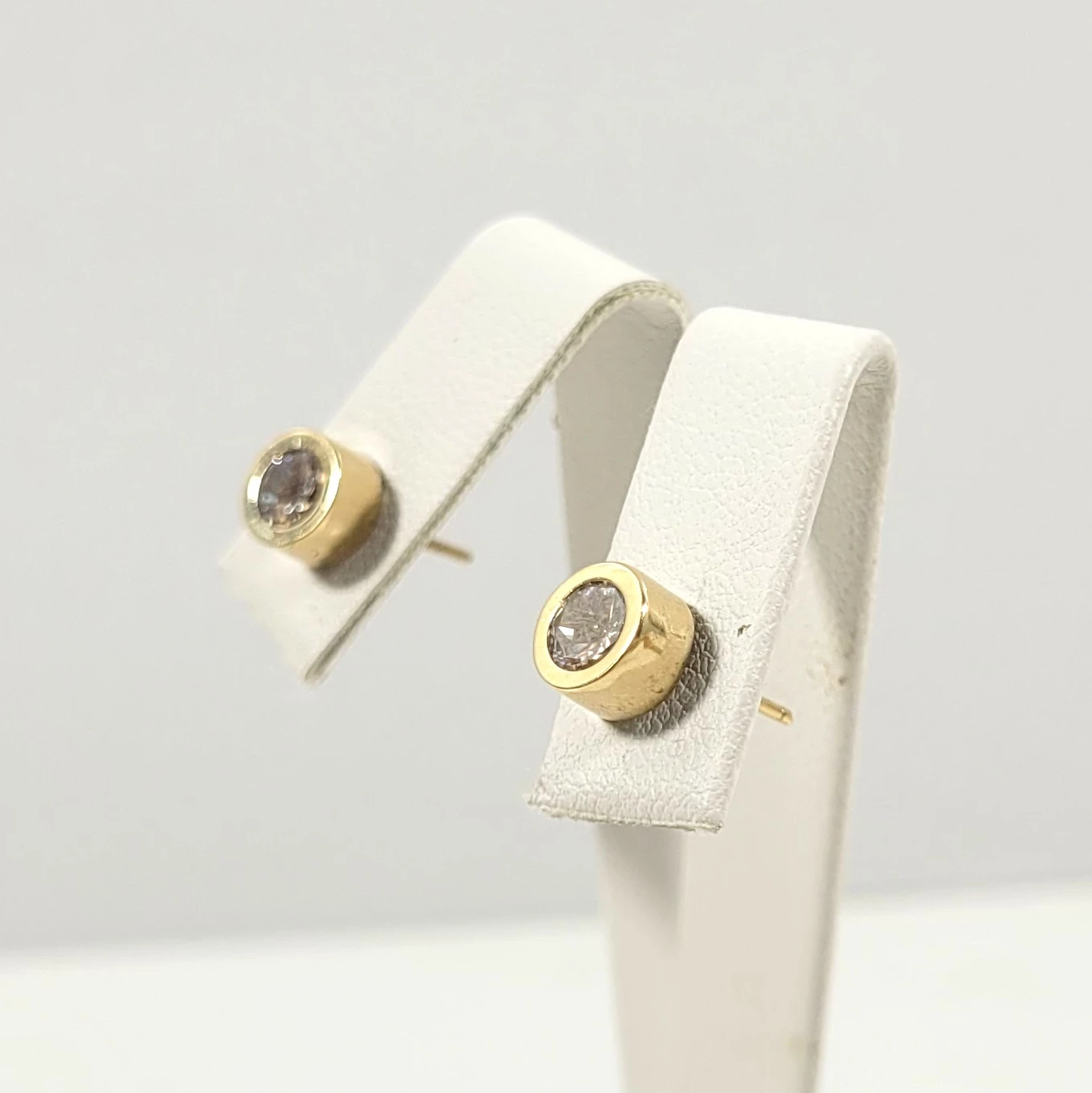 nienoszone-zlote-kolczyki-kolko-z-cyrkonia-p585-141g-kolor-249512-1647429