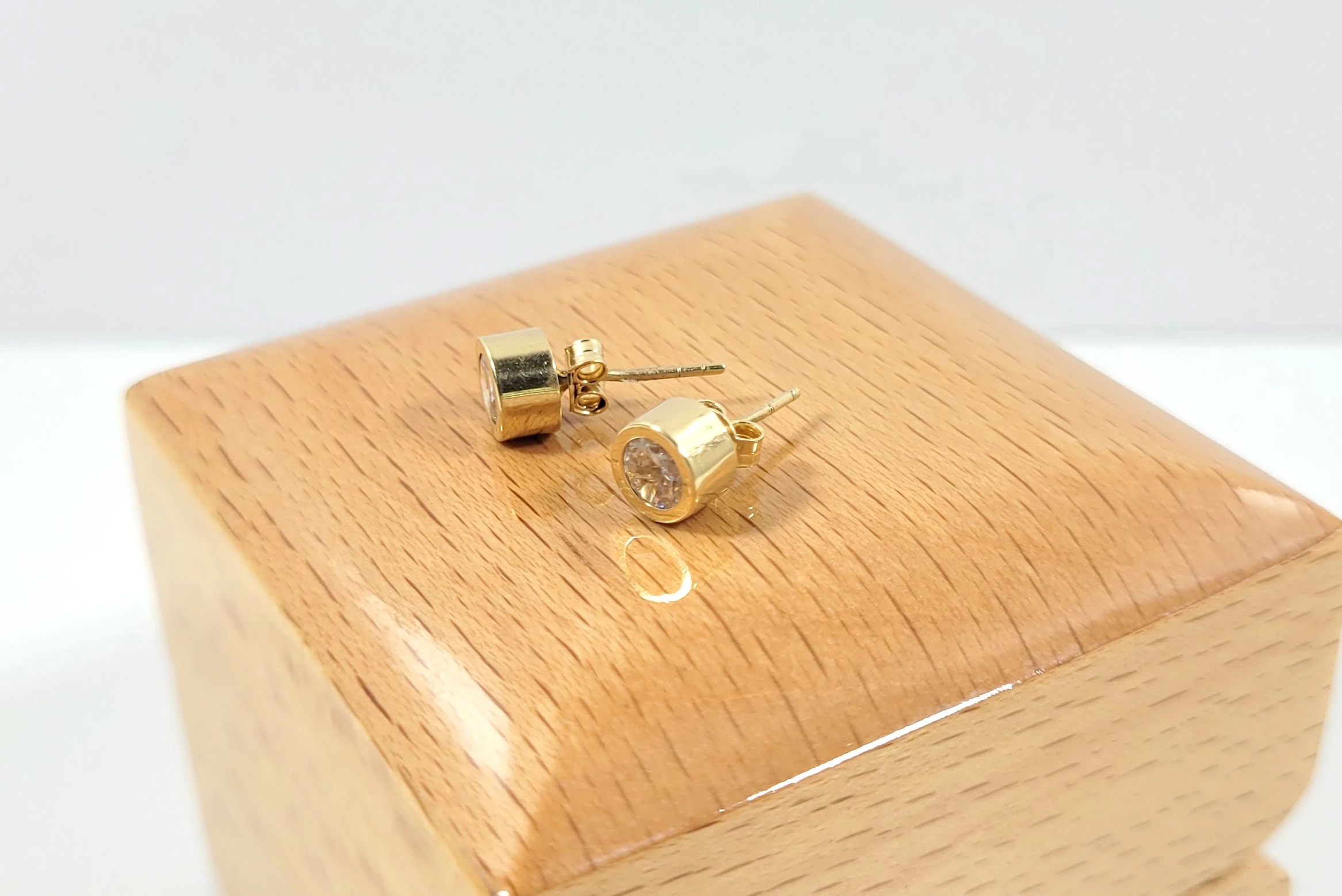 nienoszone-zlote-kolczyki-kolko-z-cyrkonia-p585-141g-kamien-17088-128