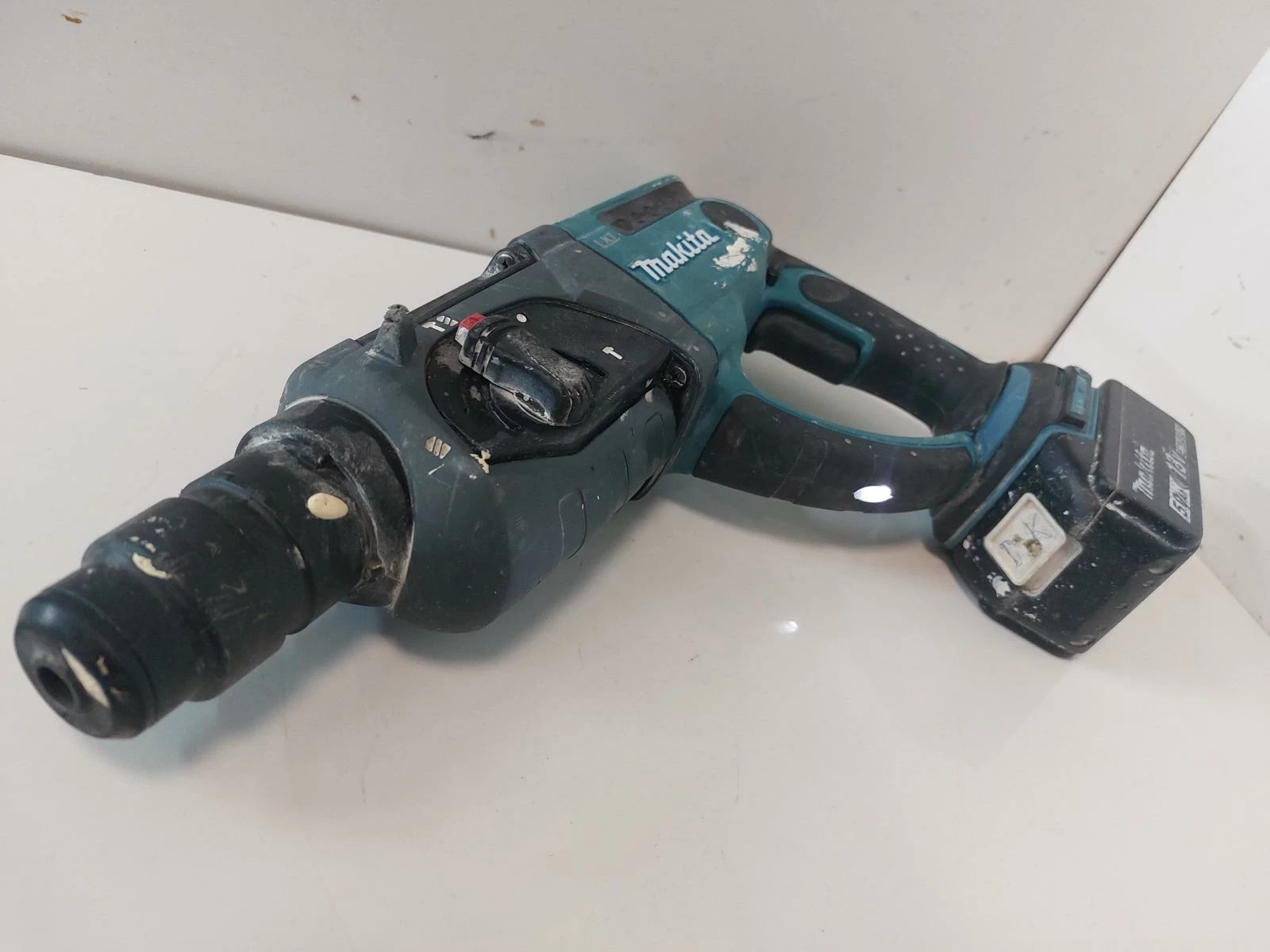 mlotowiertarka-makita-dhr202-aku-18v-5ah-lad-typ-uchwytu-128474-1