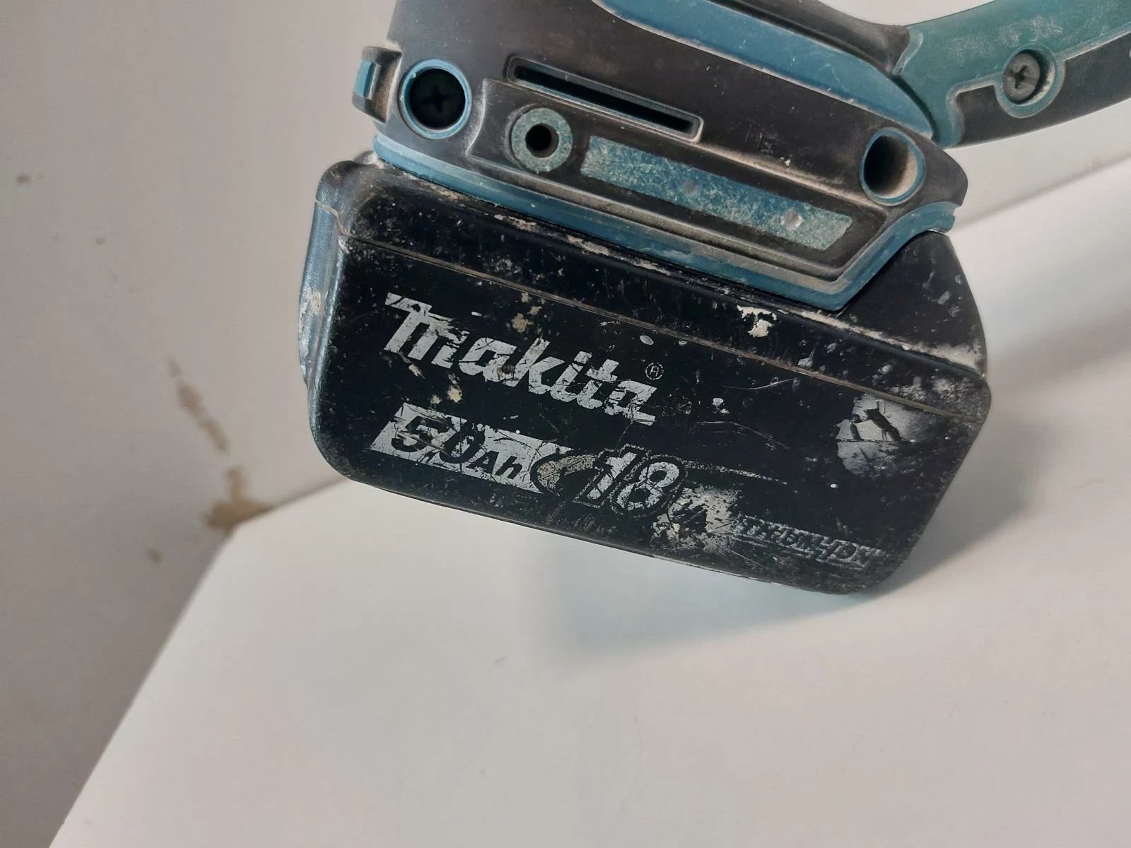 mlotowiertarka-makita-dhr202-aku-18v-5ah-lad-energia-udaru-190