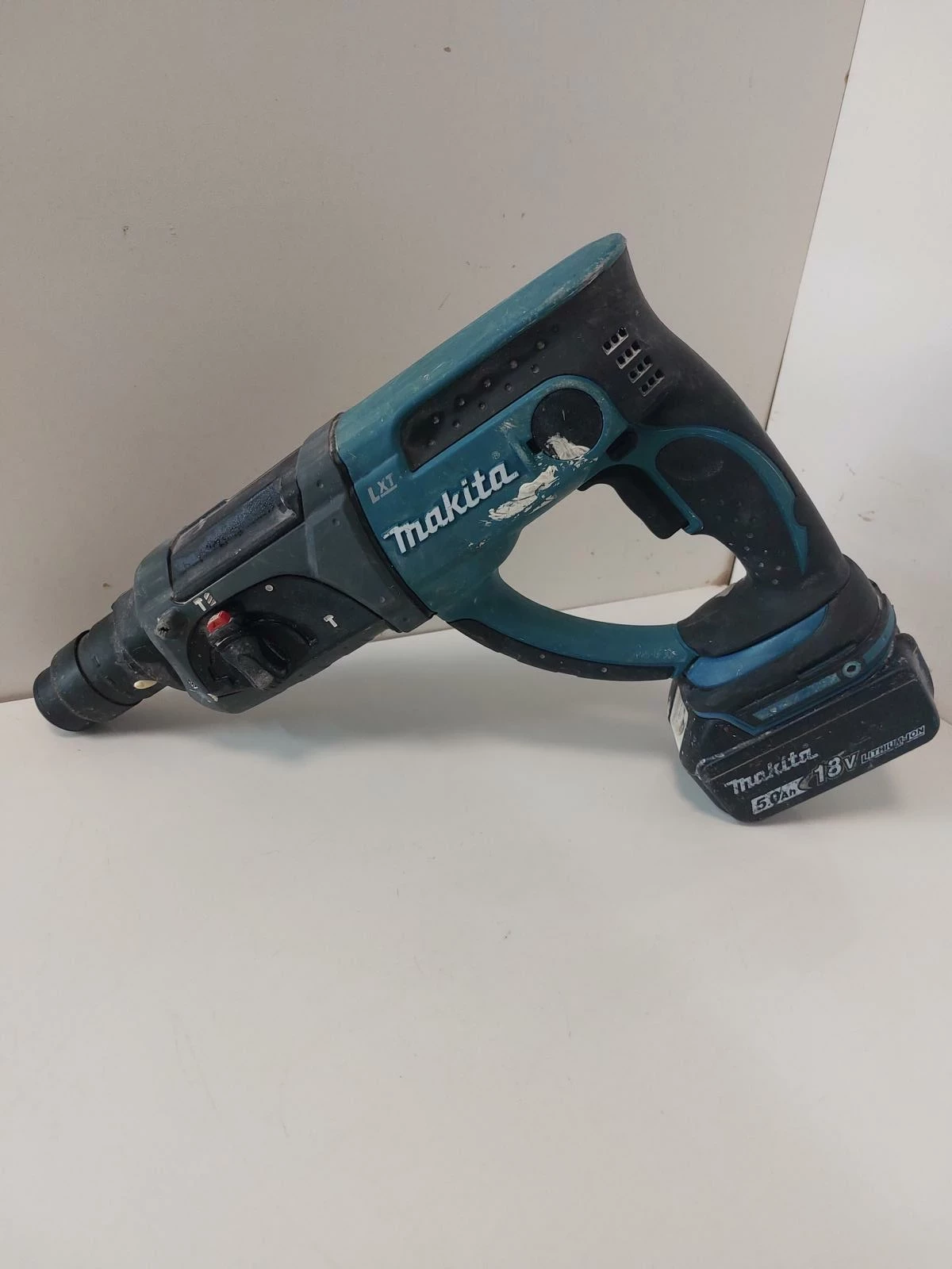 mlotowiertarka-makita-dhr202-aku-18v-5ah-lad-ean-gtin-0088381658164