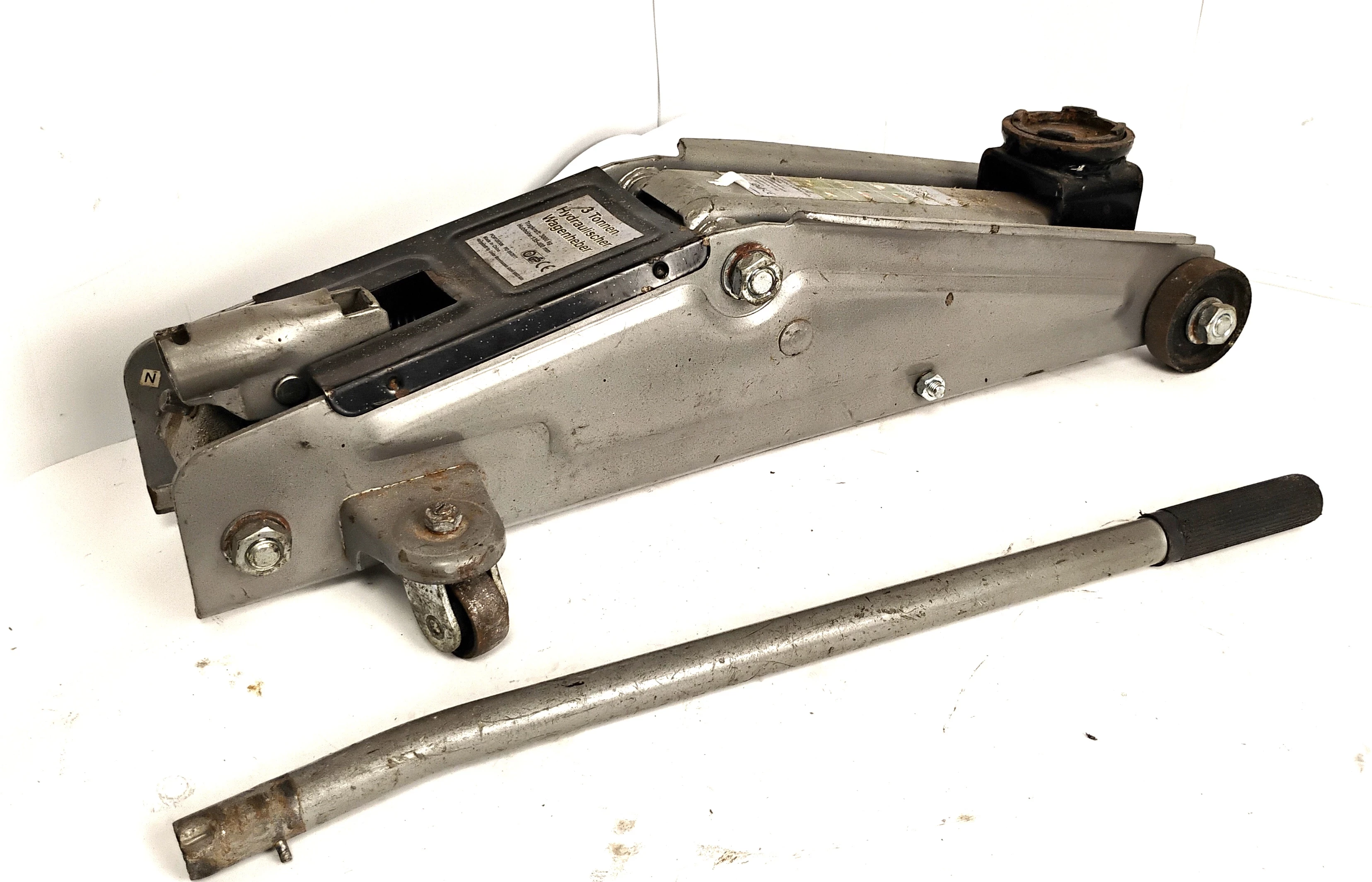 podnosnik-samochodowy-hydrauliczny-3t-kod-producenta-podnosnik-samochodowy-3t-zaba-hydrauliczny