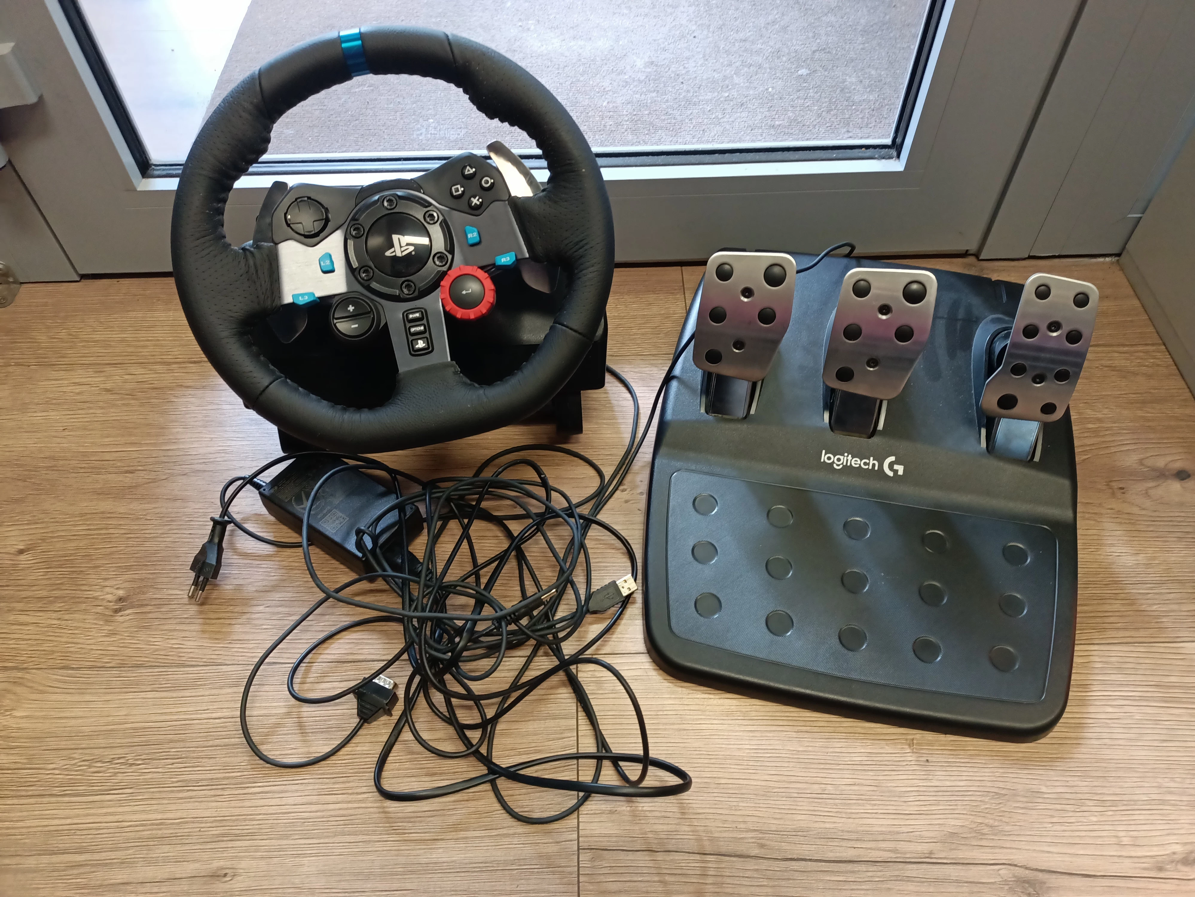 kierownica-logitech-g29-driving-force-pudelko-marka-248811-1142682