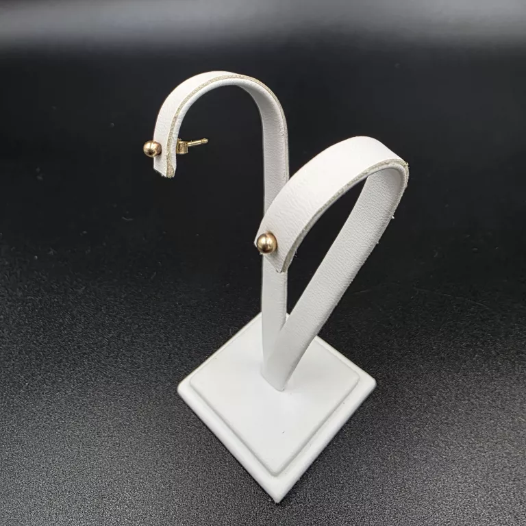 piekna-zlota-para-kolczykow-333-057g-rodzaj-2205-2