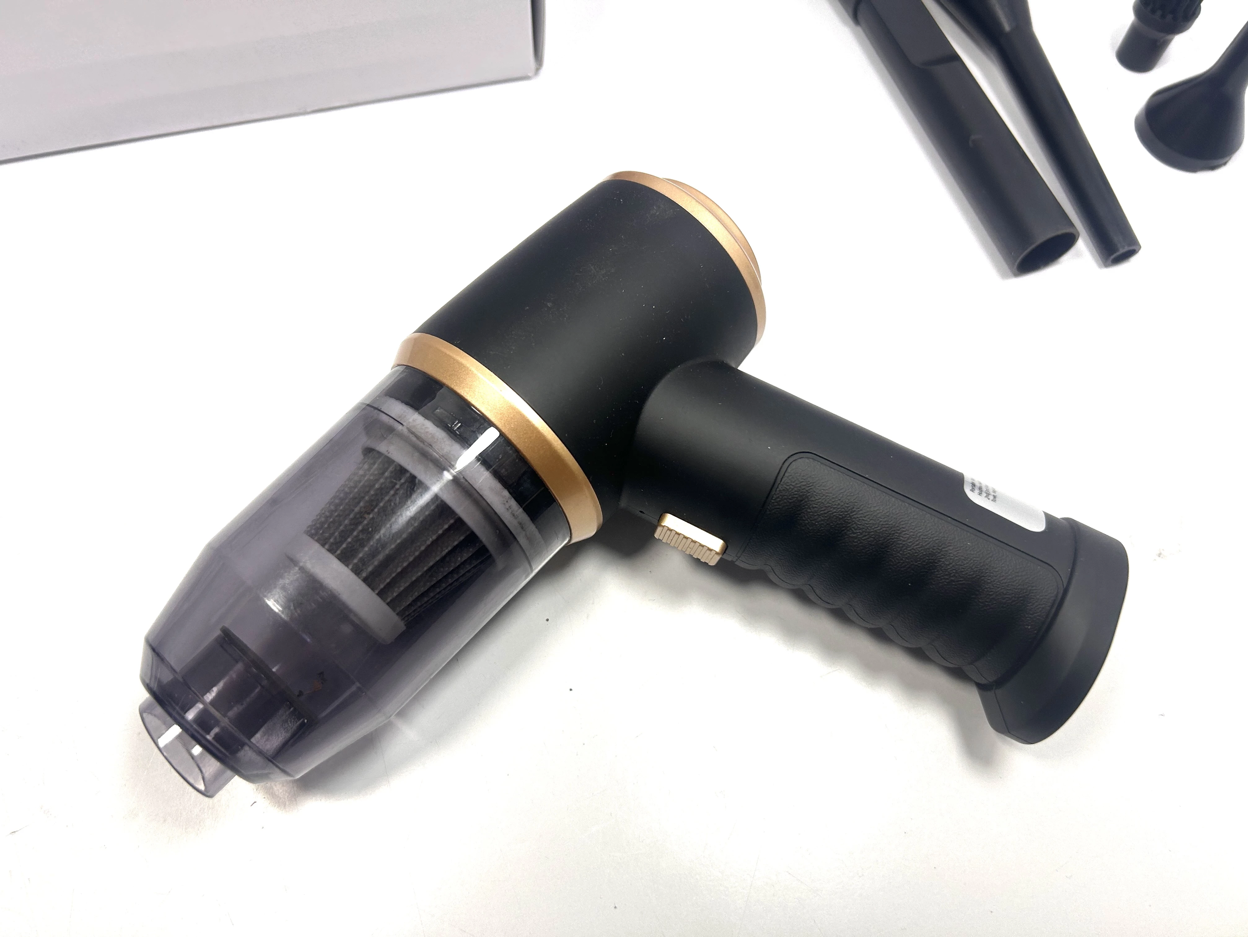 car-vacuum-cleaner-4-w-1-bezprzewodowy-odkurzacz-reczny-ean-gtin-0198715677188