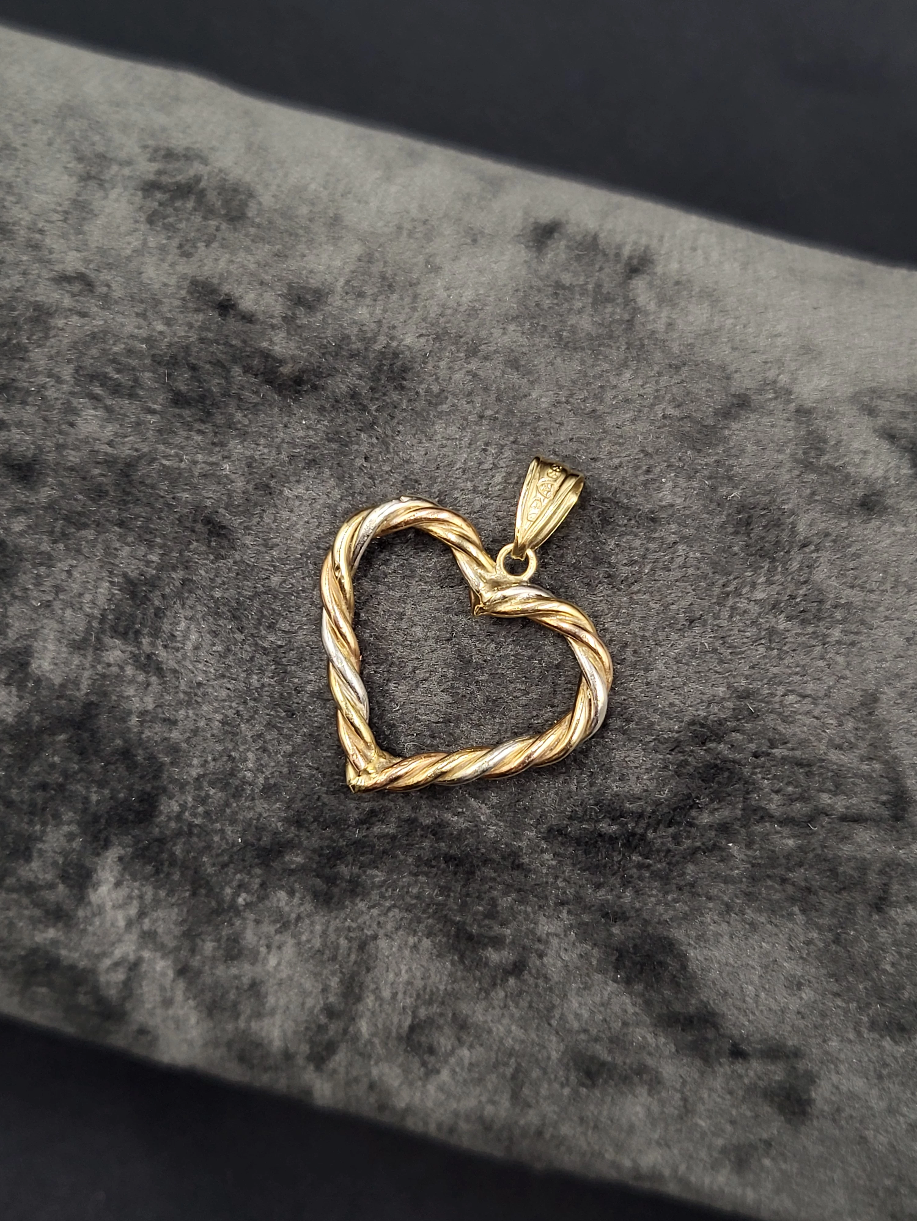 piekna-zlota-zawieszka-serduszko-333-108g-stan-11323-2