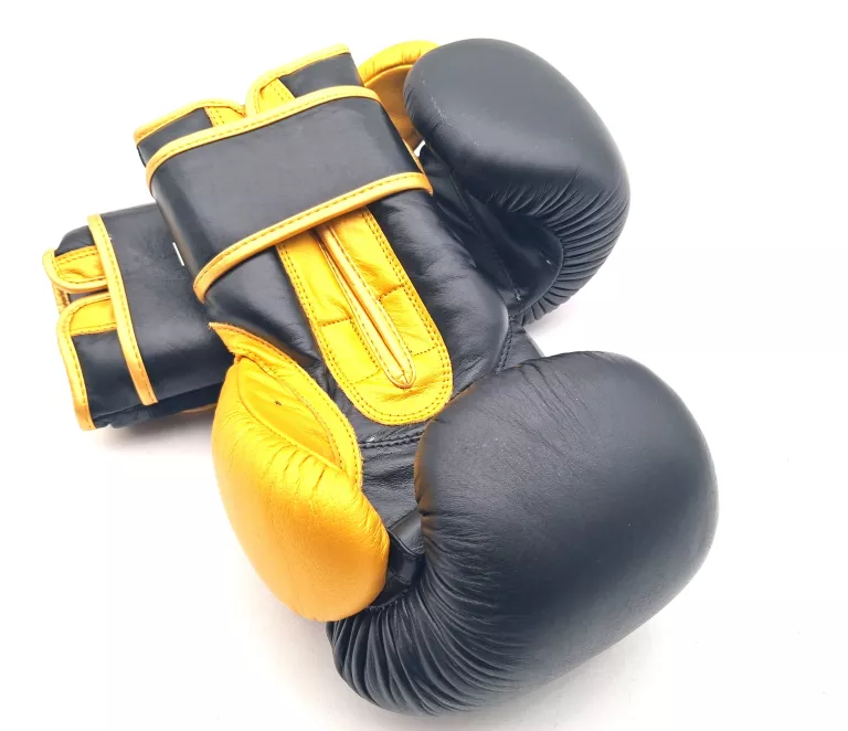 rekawice-bokserskie-10-oz-fighters-cultrue-plec-130411-1030181