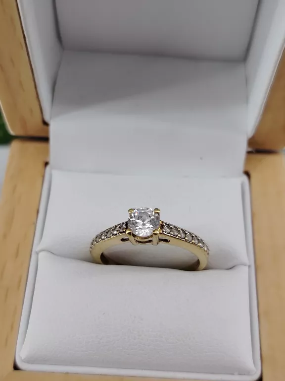 oblednie-piekny-zloty-pierscionek-z-cyrkoniami-750-36g-r19-material-15835-2