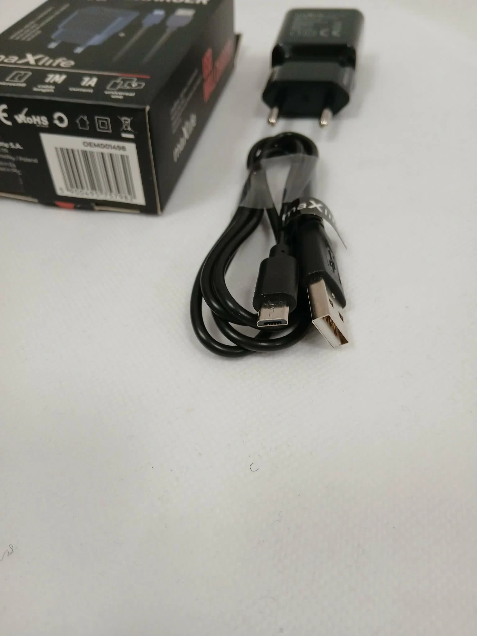 ladowarka-sieciowa-maxlife-mxtc-01-usb-1a-kabel-micro-usb-czarna-ean-gtin-5900495757982