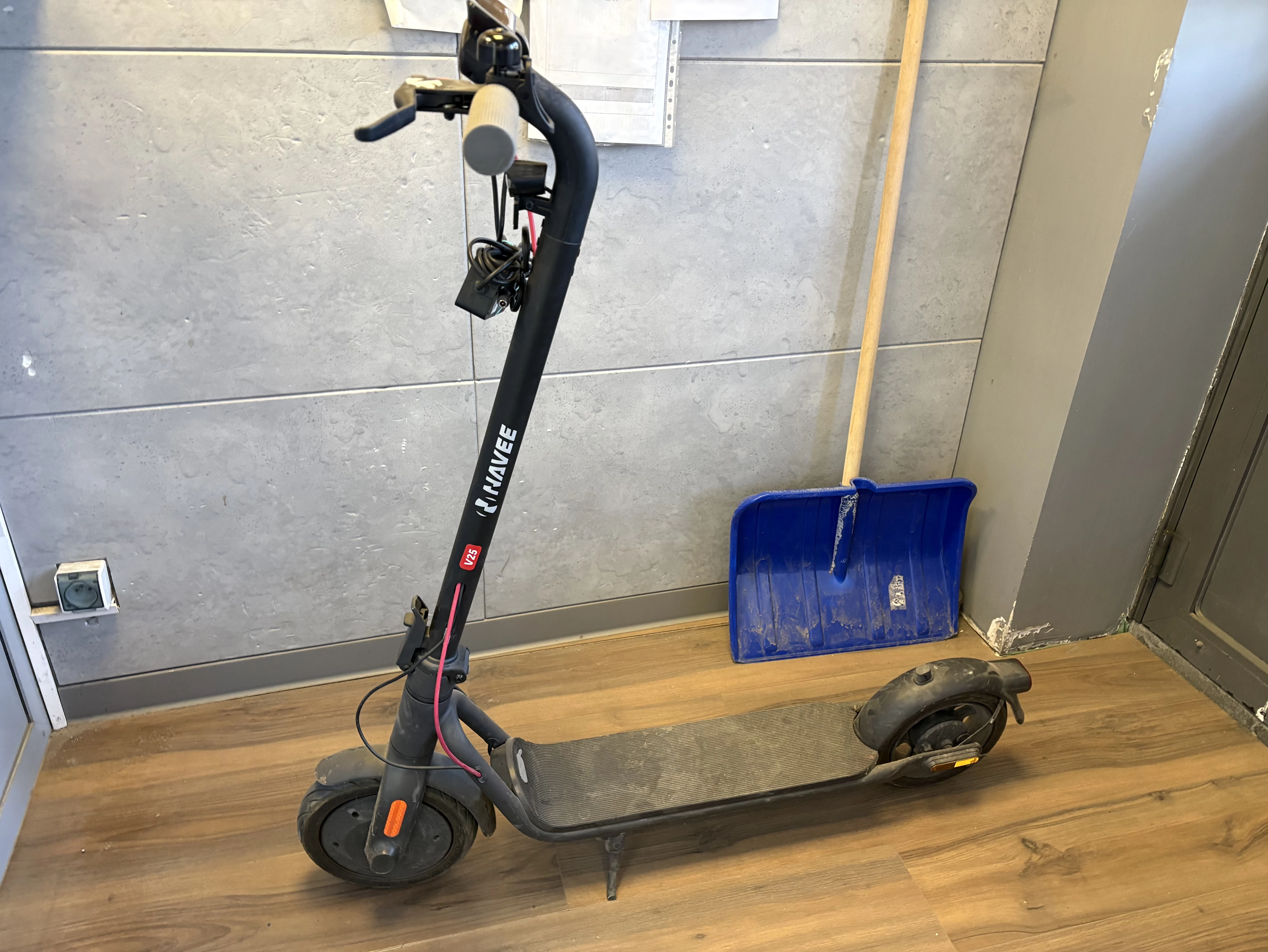 hulajnoga-elektryczna-navee-v25-lad-szybka-25-krakow