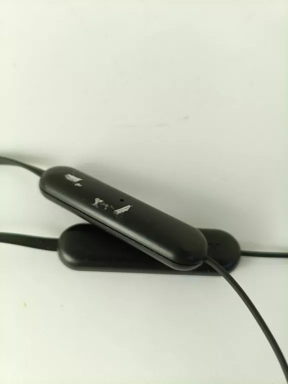 sluchawki-sony-wi-c200-kolor-dominujacy-129357-3