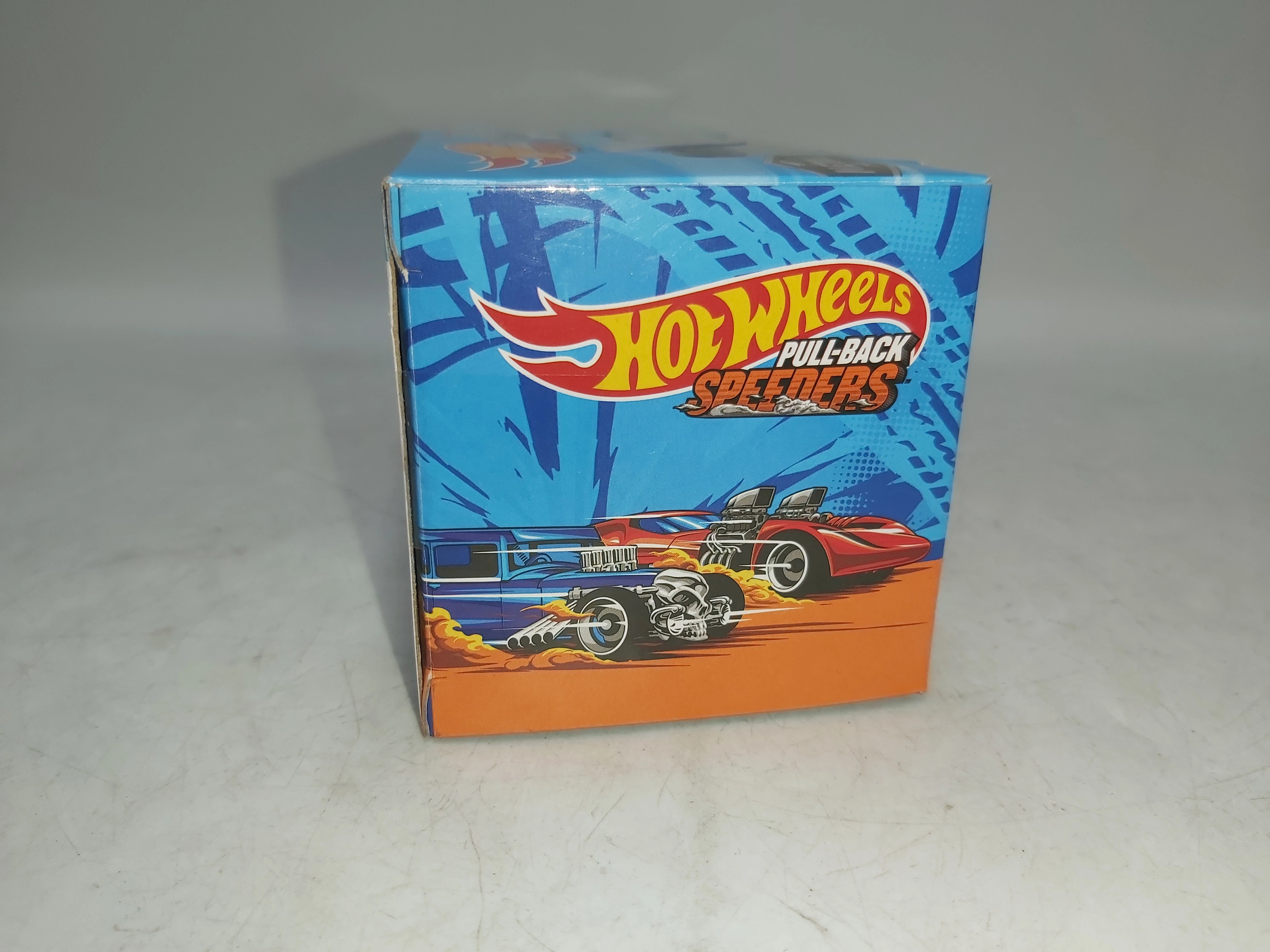hot-wheels-1969-ford-mustang-pull-back-speeders-plec-127789-1