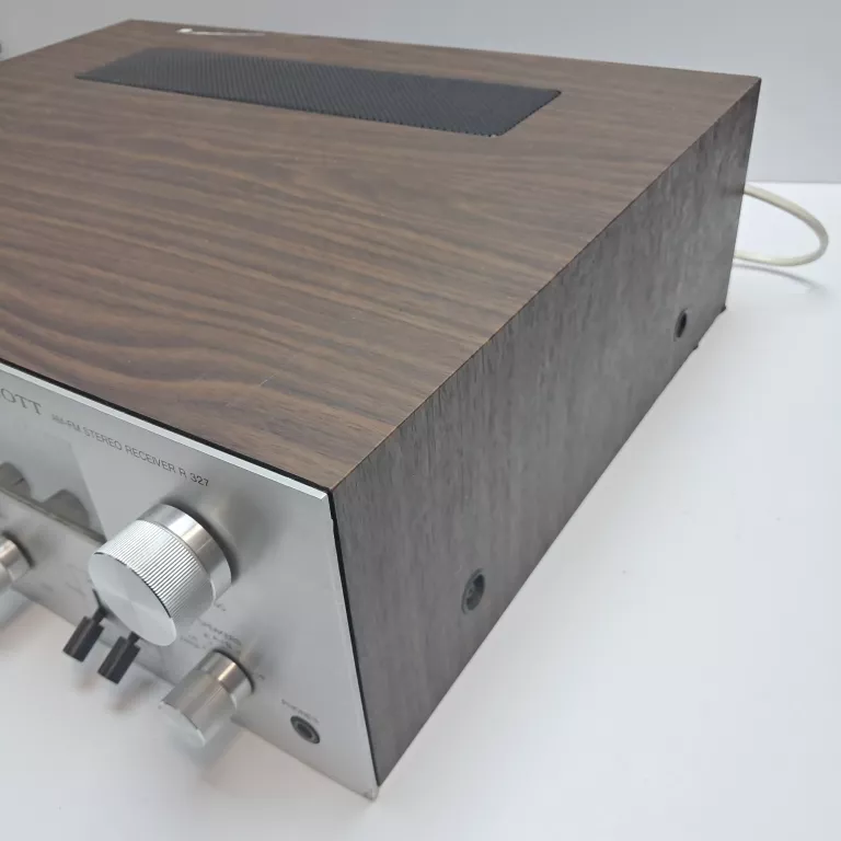 wzmacniacz-scott-r-327-liczba-kanalow-2