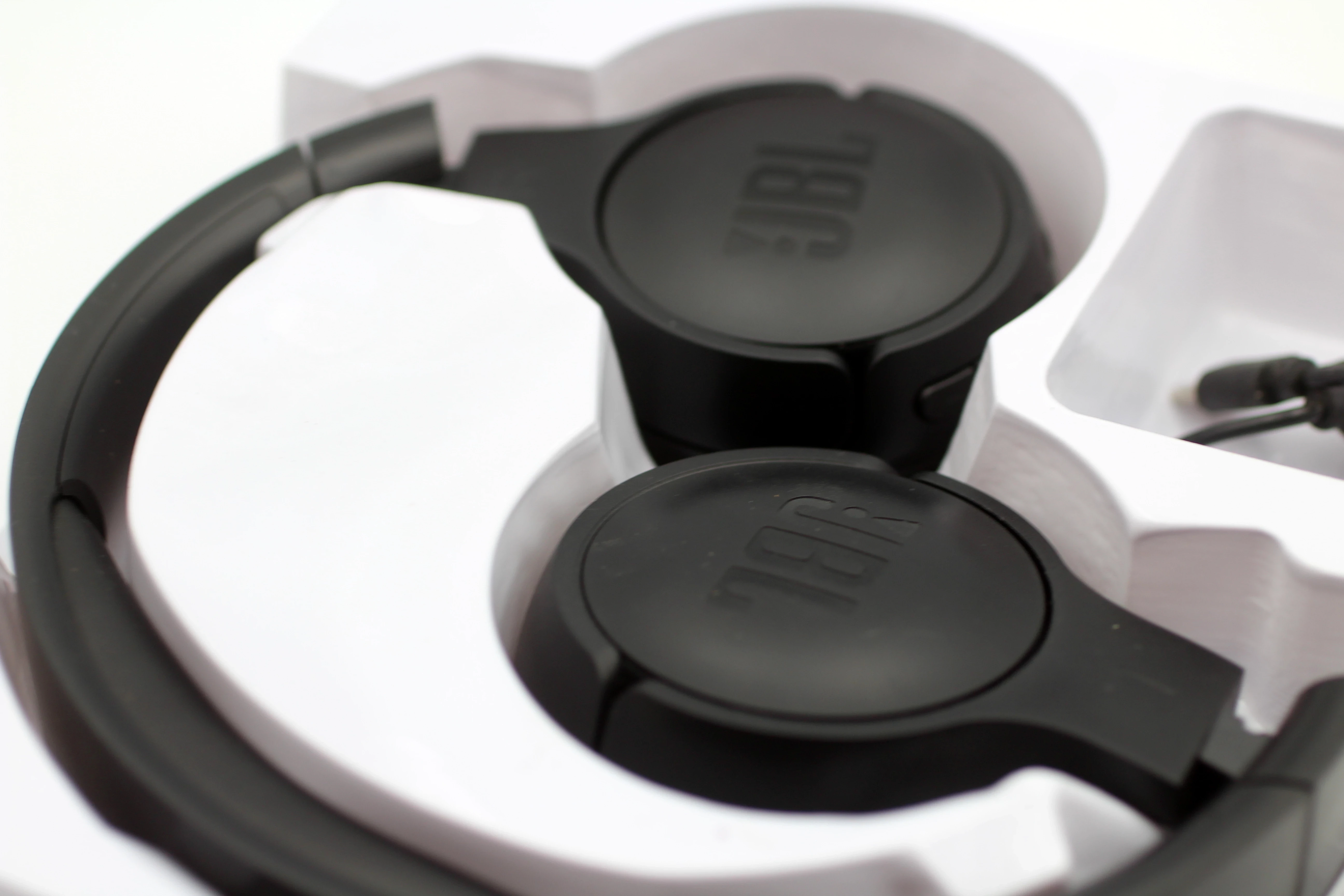 sluchawki-jbl-tune-510-bt-czarne-stan-11323-2