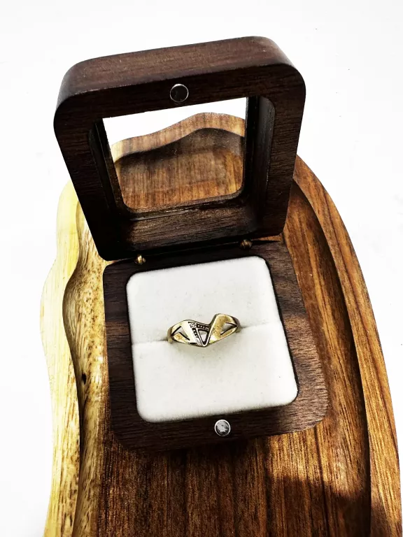 zloty-pierscionek-333-160g-r14-stan-11323-2