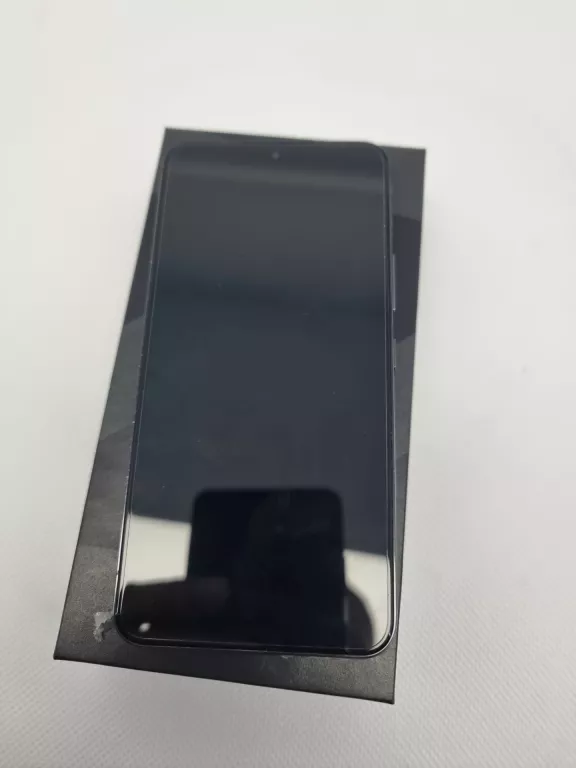 telefon-samsung-galaxy-s22-8256gb-kod-producenta-sm-s901bzkgeue