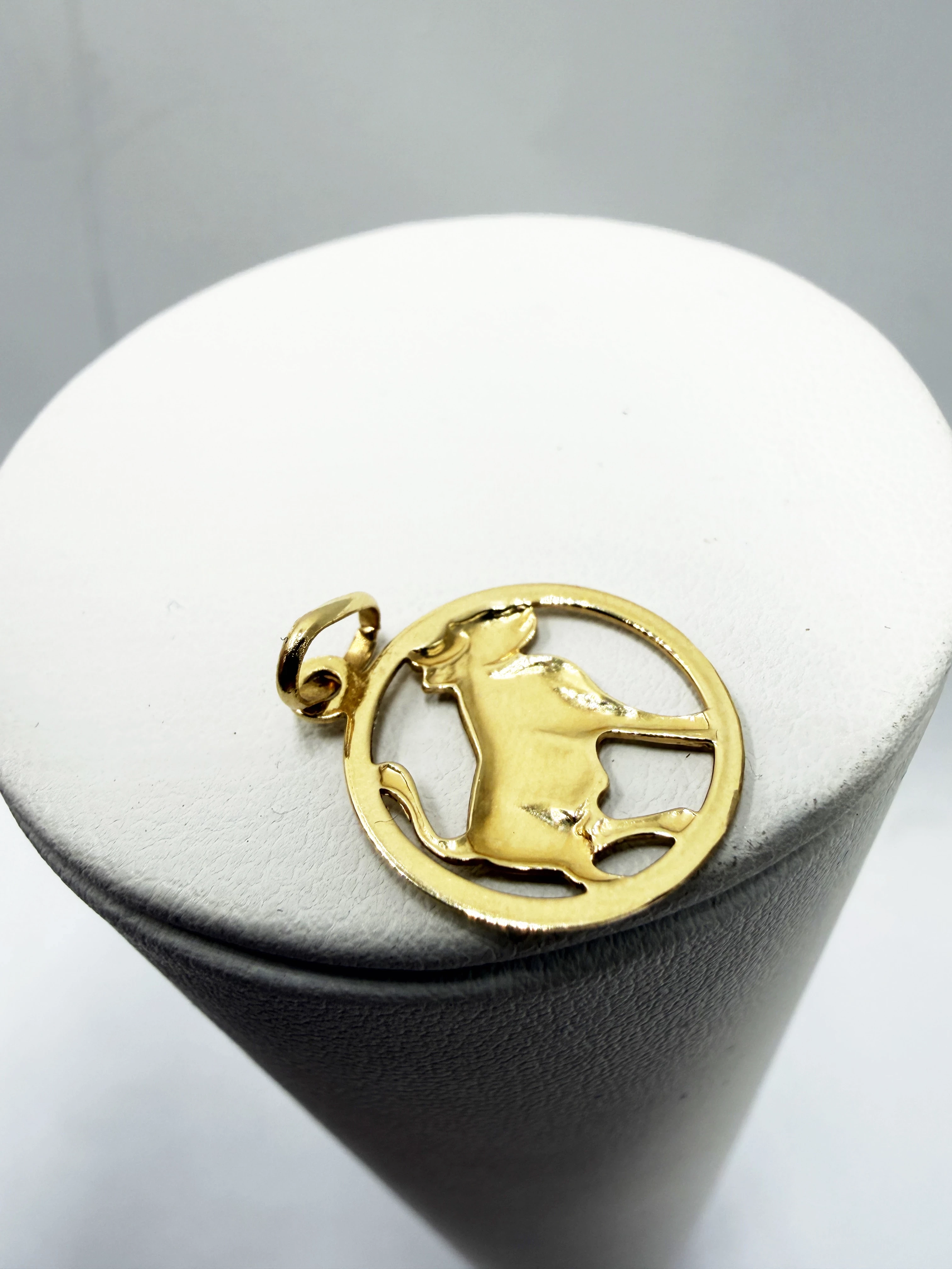 zlota-zawieszka-znak-zodiaku-byk-p585081g2cm-material-dominujacy-223721-131072