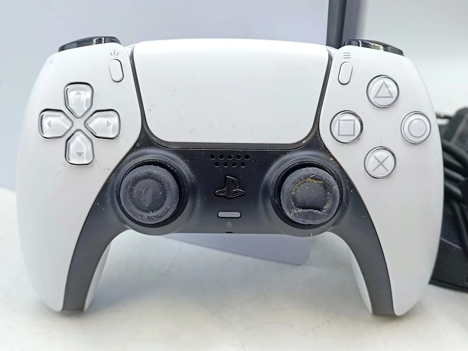 konsola-ps5-z-napedem-cfi-1116a-2-pady-kod-producenta-cfi-1116a