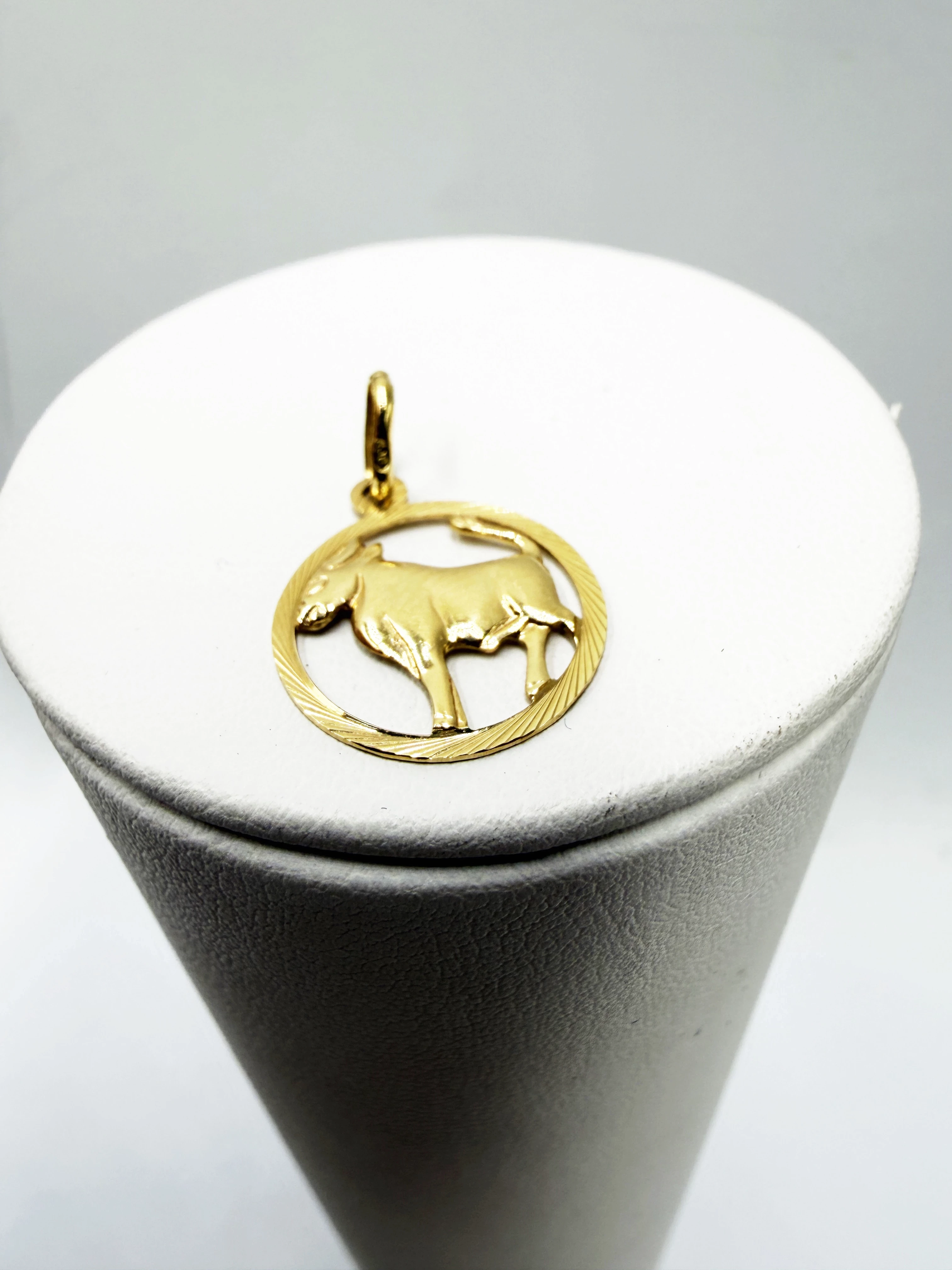 zlota-zawieszka-znak-zodiaku-byk-p585081g2cm-kilinskiego-1-golub-dobrzyn