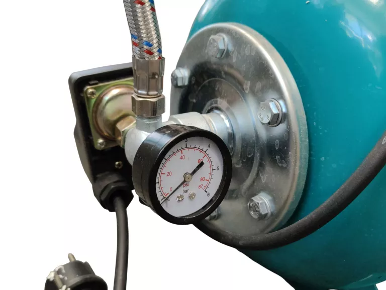 pompa-wodna-w-wylacznikiem-cisnieniowym-800w-3300lh-vonroc-moc-silnika-800