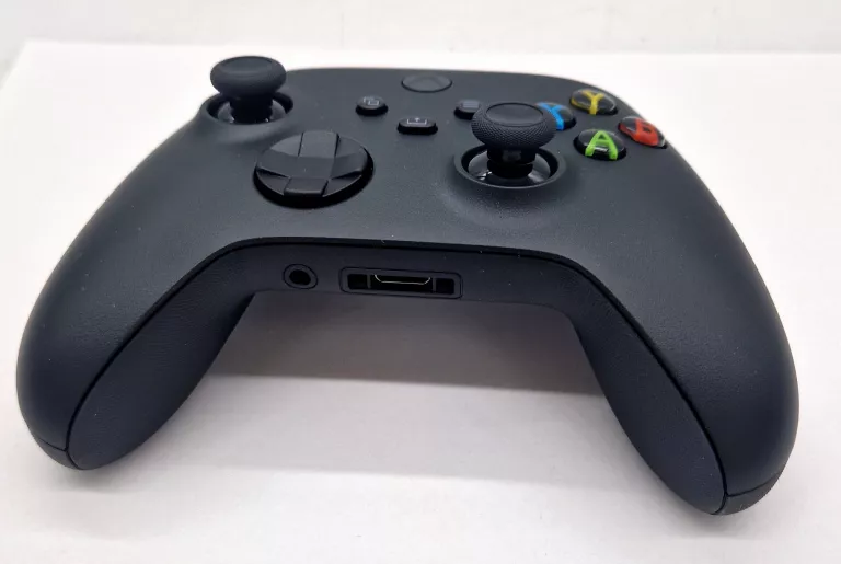 pad-do-xbox-one-1914-carbon-black-stan-11323-2