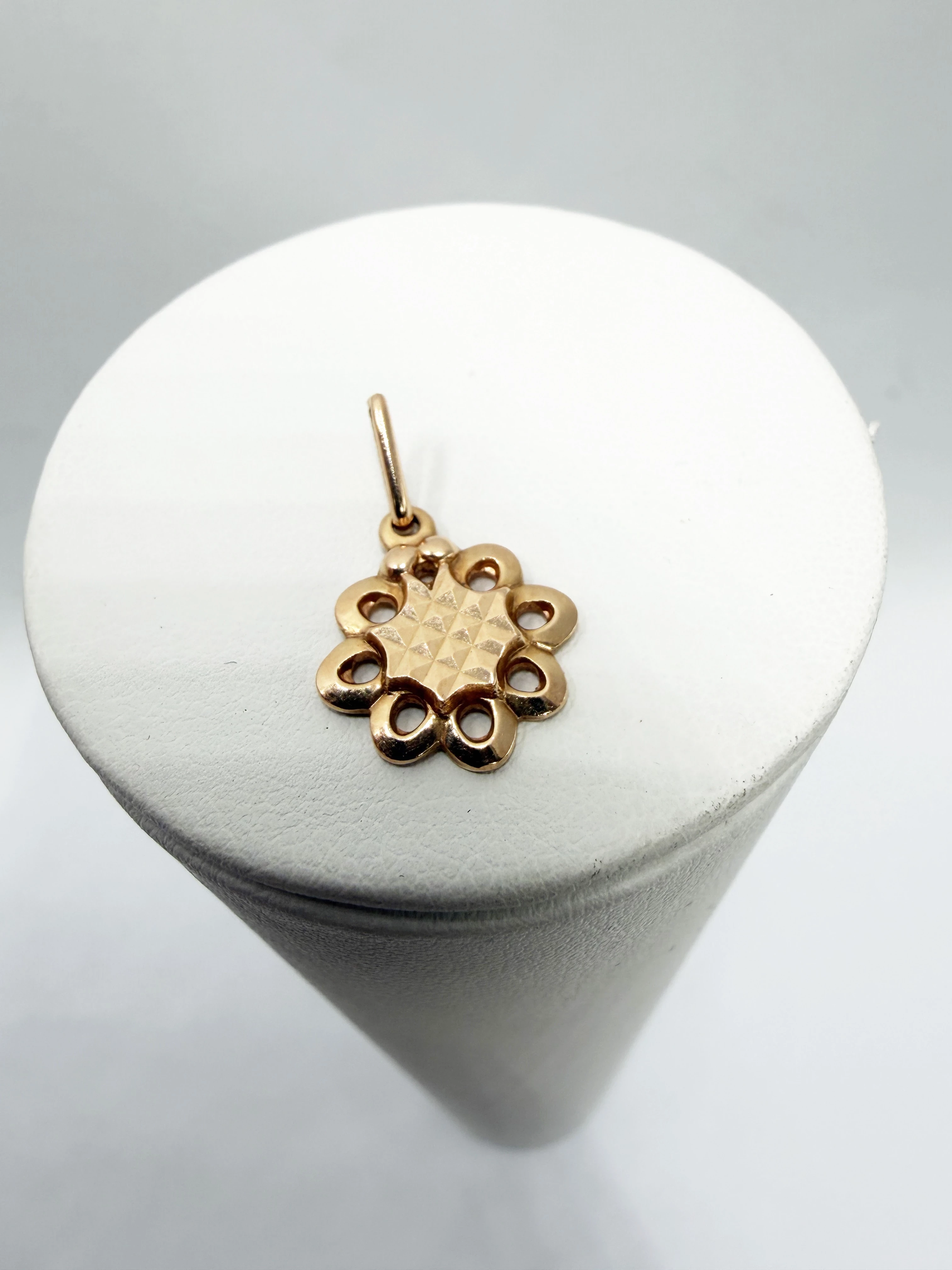 przepiekna-zlota-zawieszka-p585g-226cm200-material-dominujacy-223721-524288