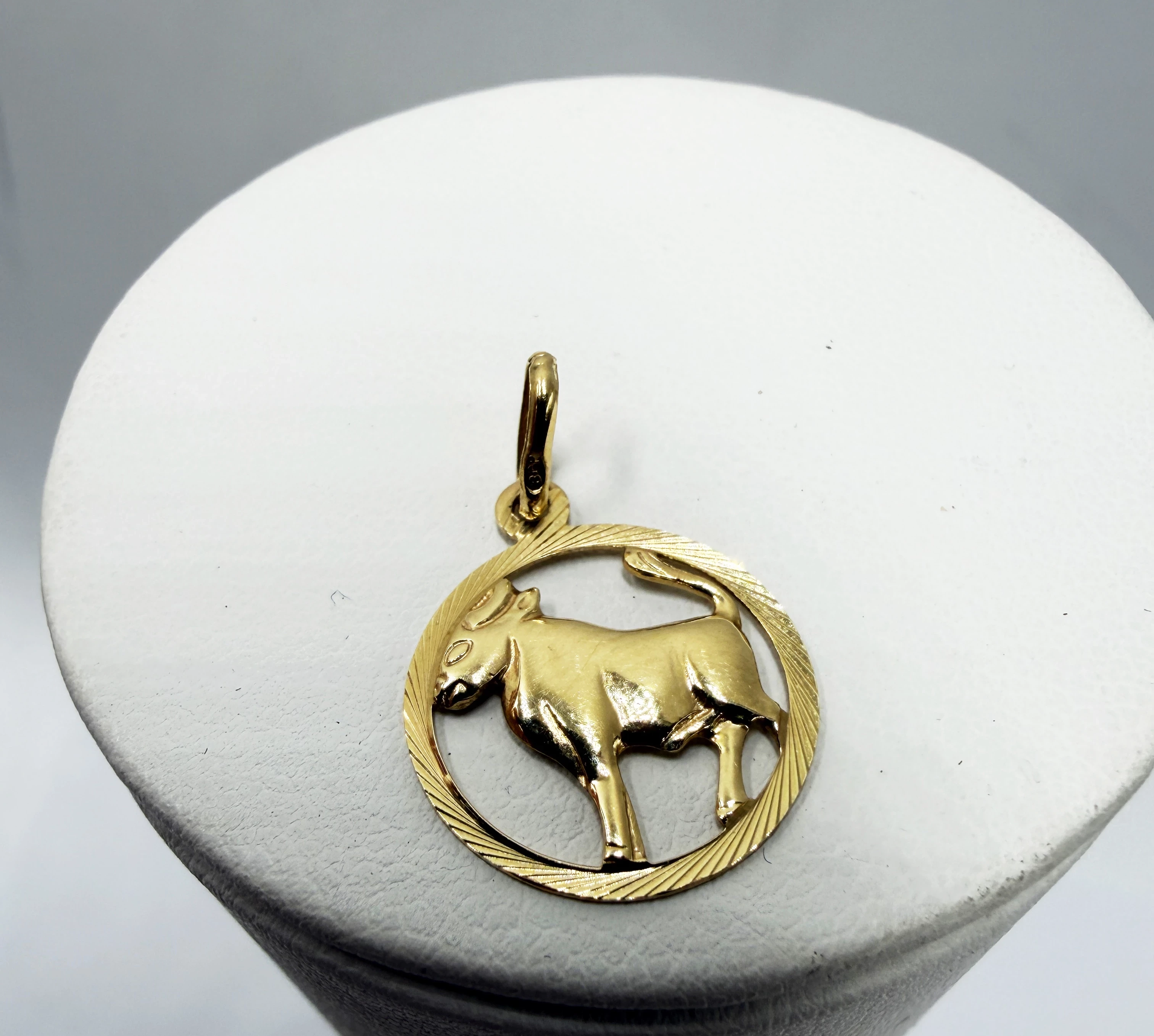 zlota-zawieszka-znak-zodiaku-byk-p585081g2cm-kilinskiego-1-golub-dobrzyn