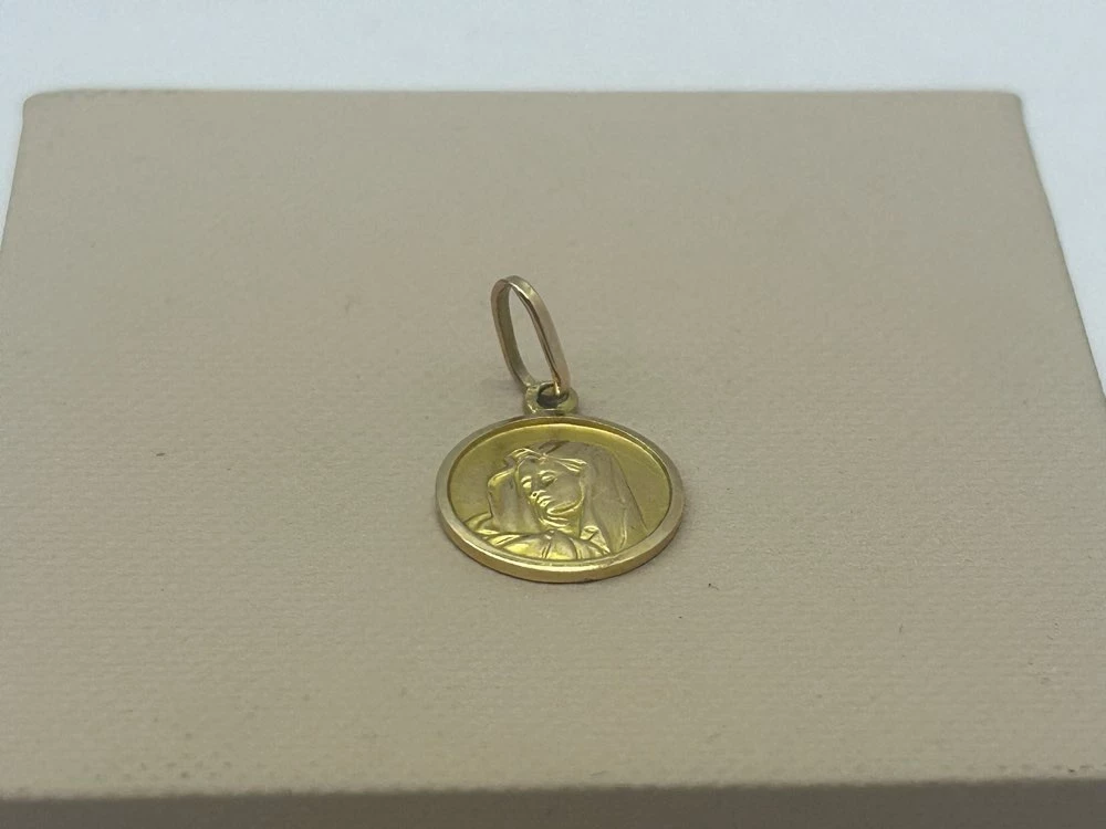 zlota-zawieszka-z-matka-boska-227750-stan-11323-2