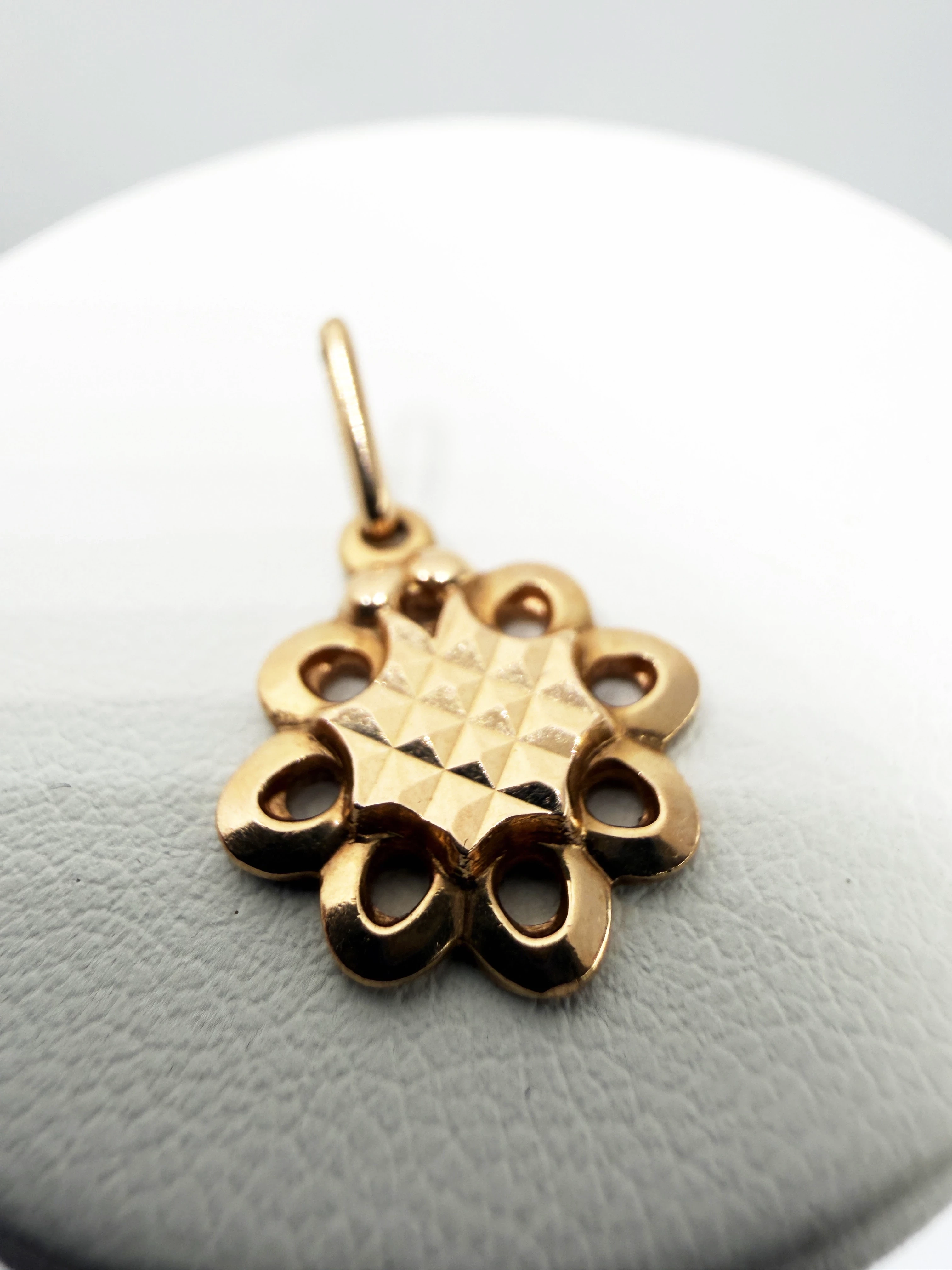 przepiekna-zlota-zawieszka-p585g-226cm200-kilinskiego-1-golub-dobrzyn