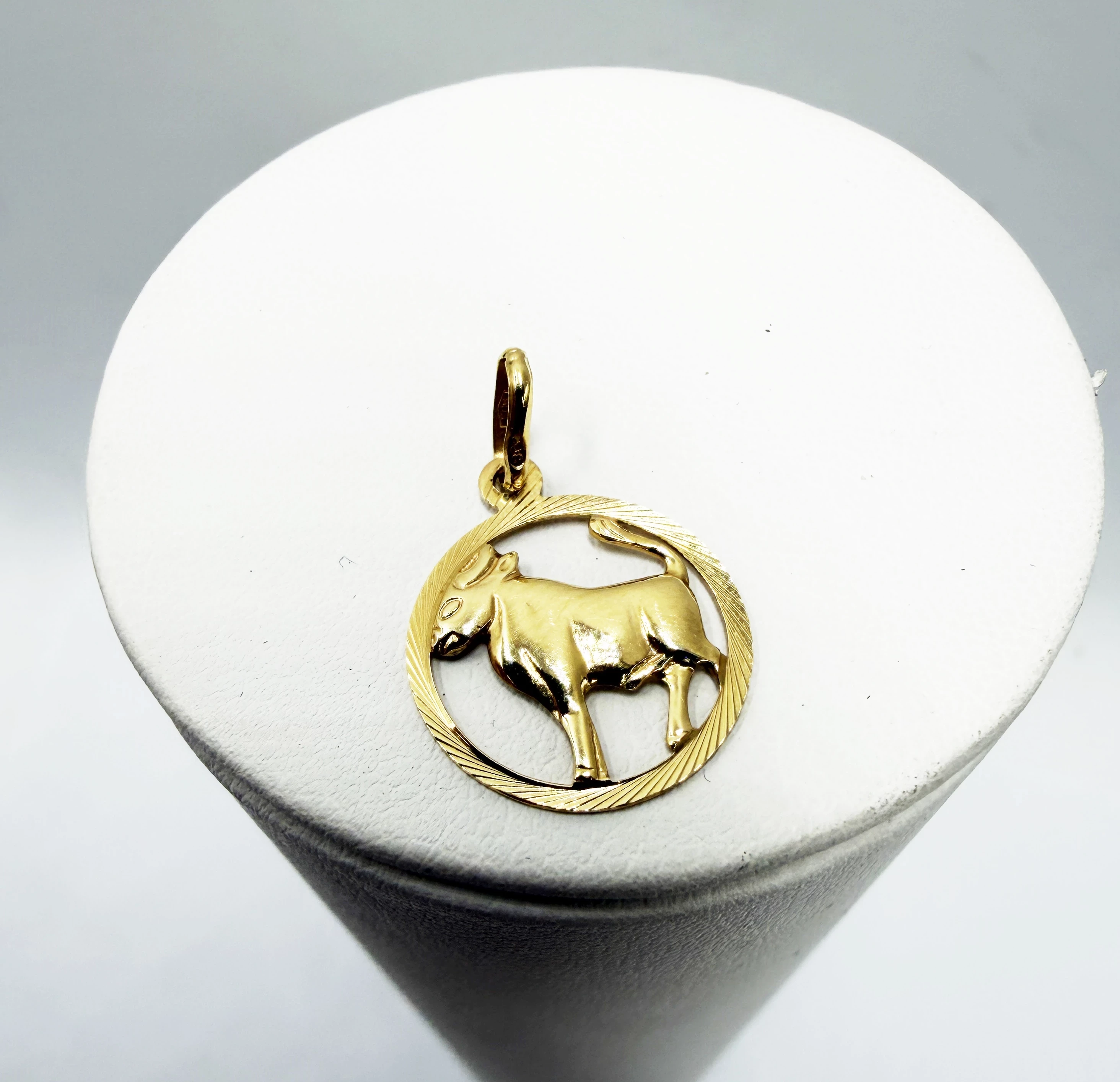 zlota-zawieszka-znak-zodiaku-byk-p585081g2cm-kamienie-221-64