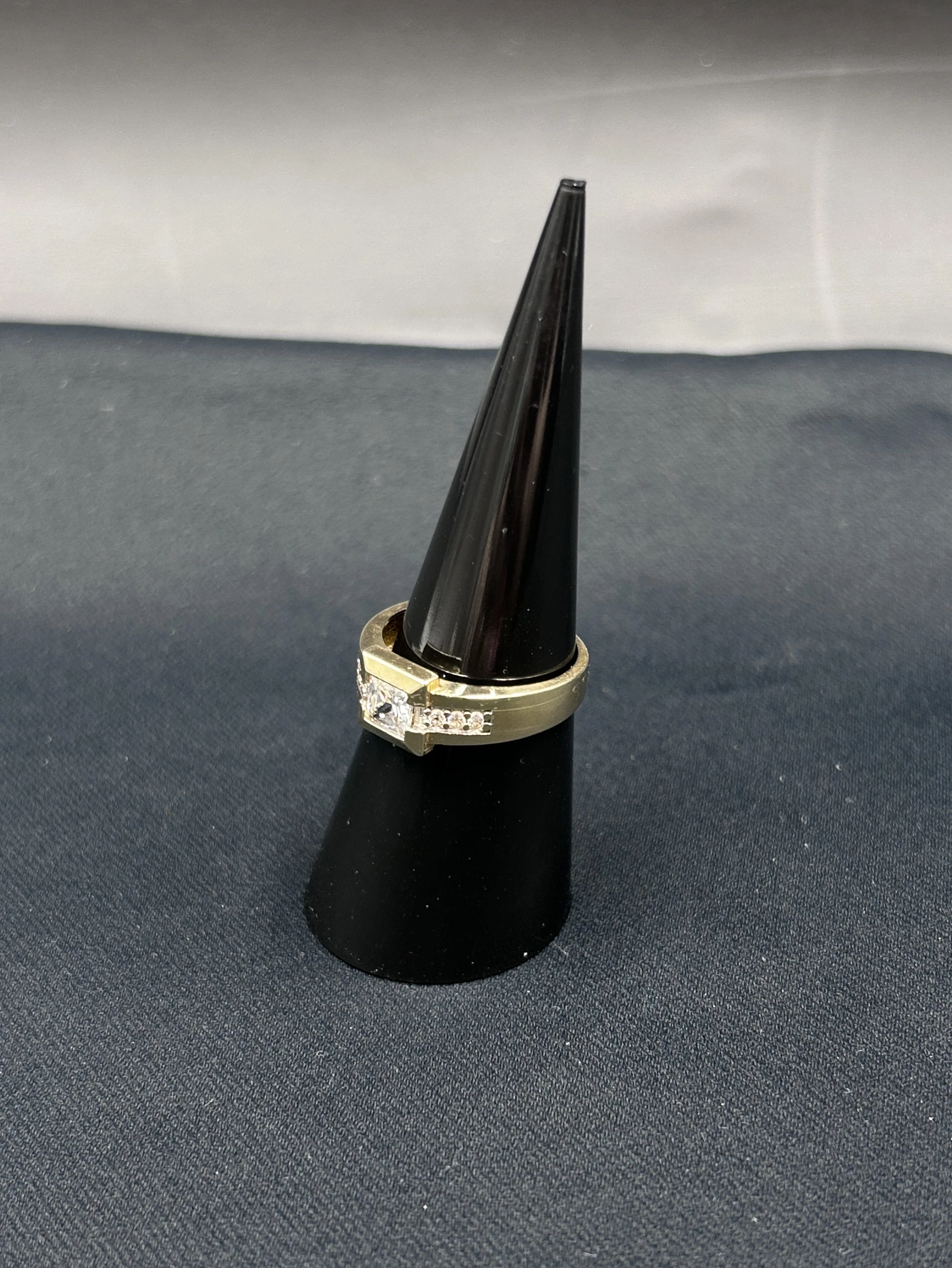 cudowny-zloty-pierscionek-z-kamieniami-585378gr15-stan-11323-2