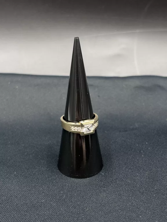 cudowny-zloty-pierscionek-z-kamieniami-585378gr15-kosciuszki-29-rogozno