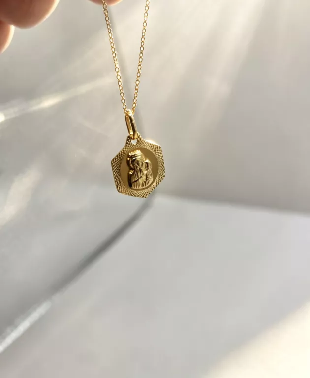 zlota-zawieszka-pilsudskiego-2a-tarnobrzeg